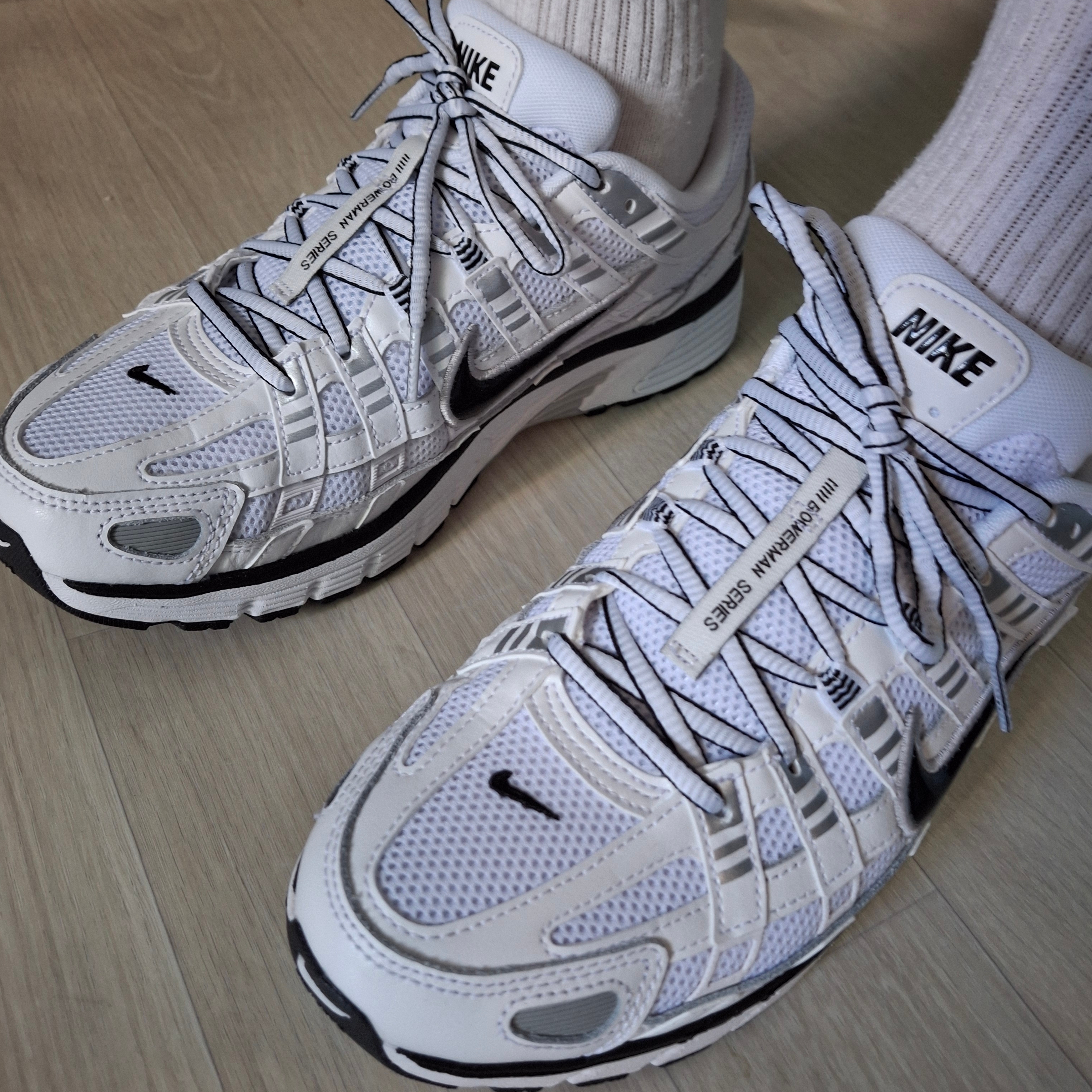 Nike P-6000 White Metallic Silver 착용 스타일