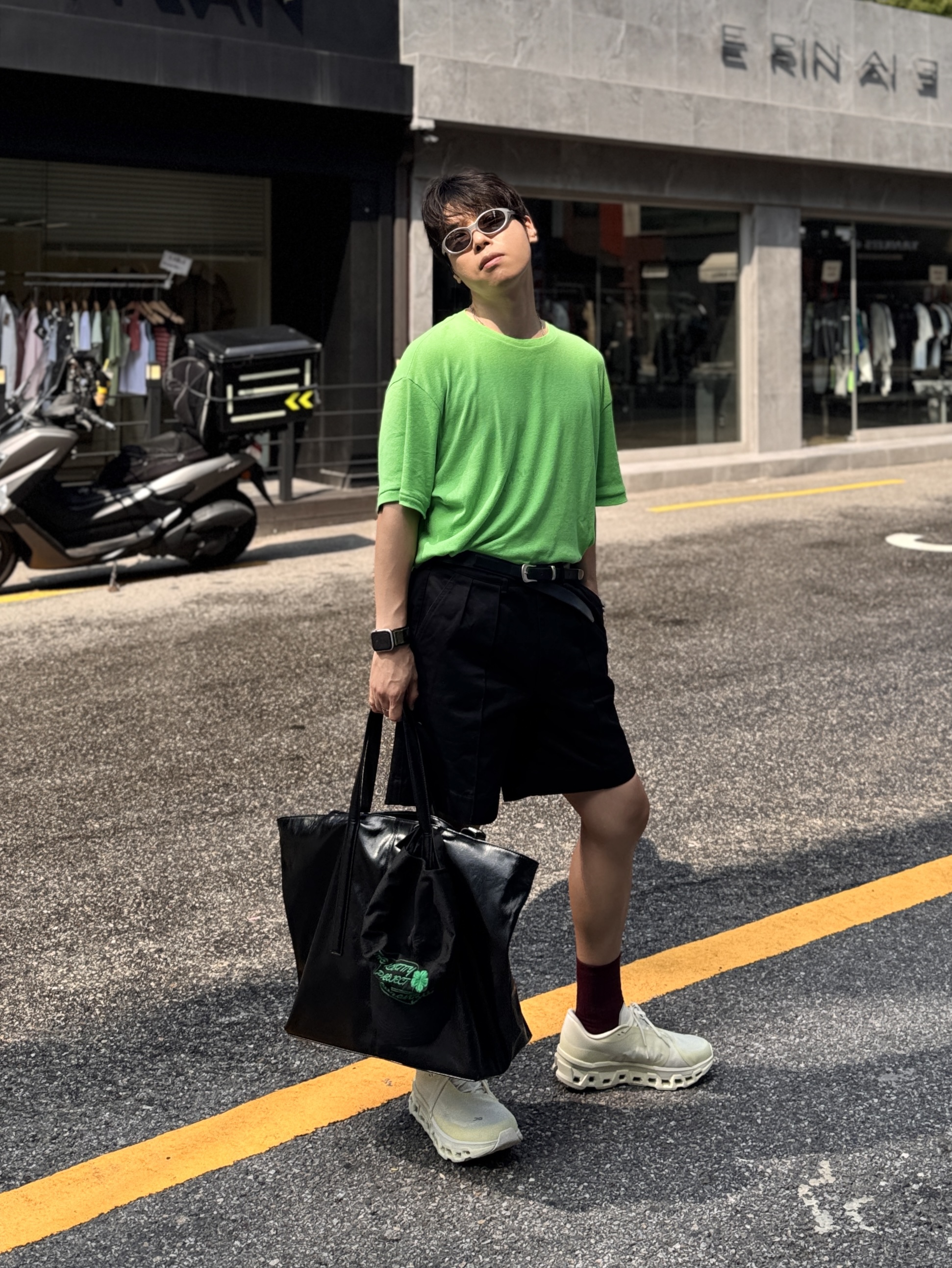 Oakley Eye Jacket Redux Silver Frame Prizm Black Polarized Lenses High Bridge Fit, On Running x Post Archive Faction (Paf) Cloudmonster 2 Seedling White 착용 스타일 - 1