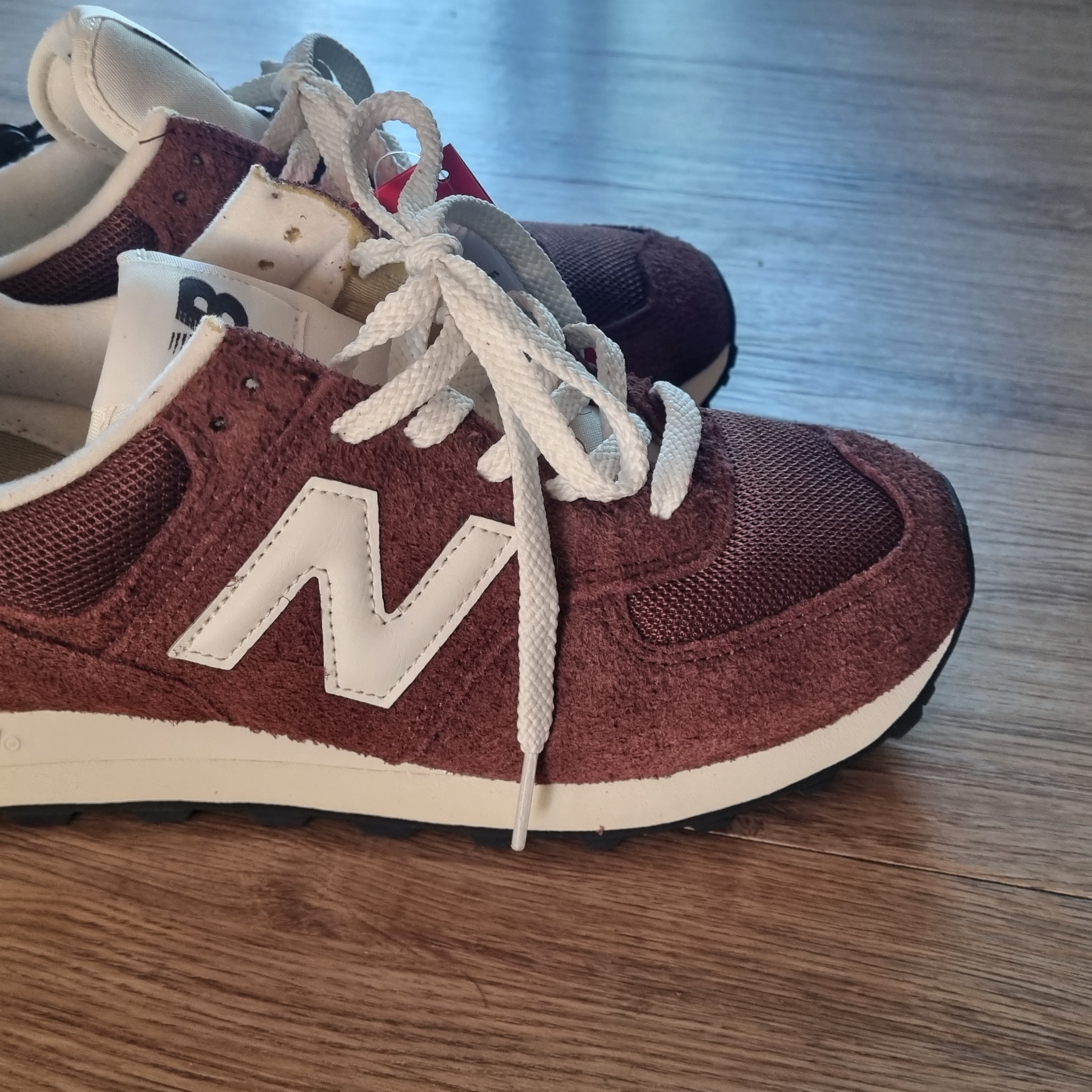 New Balance 574 Rich Oak - D Standard 착용 스타일