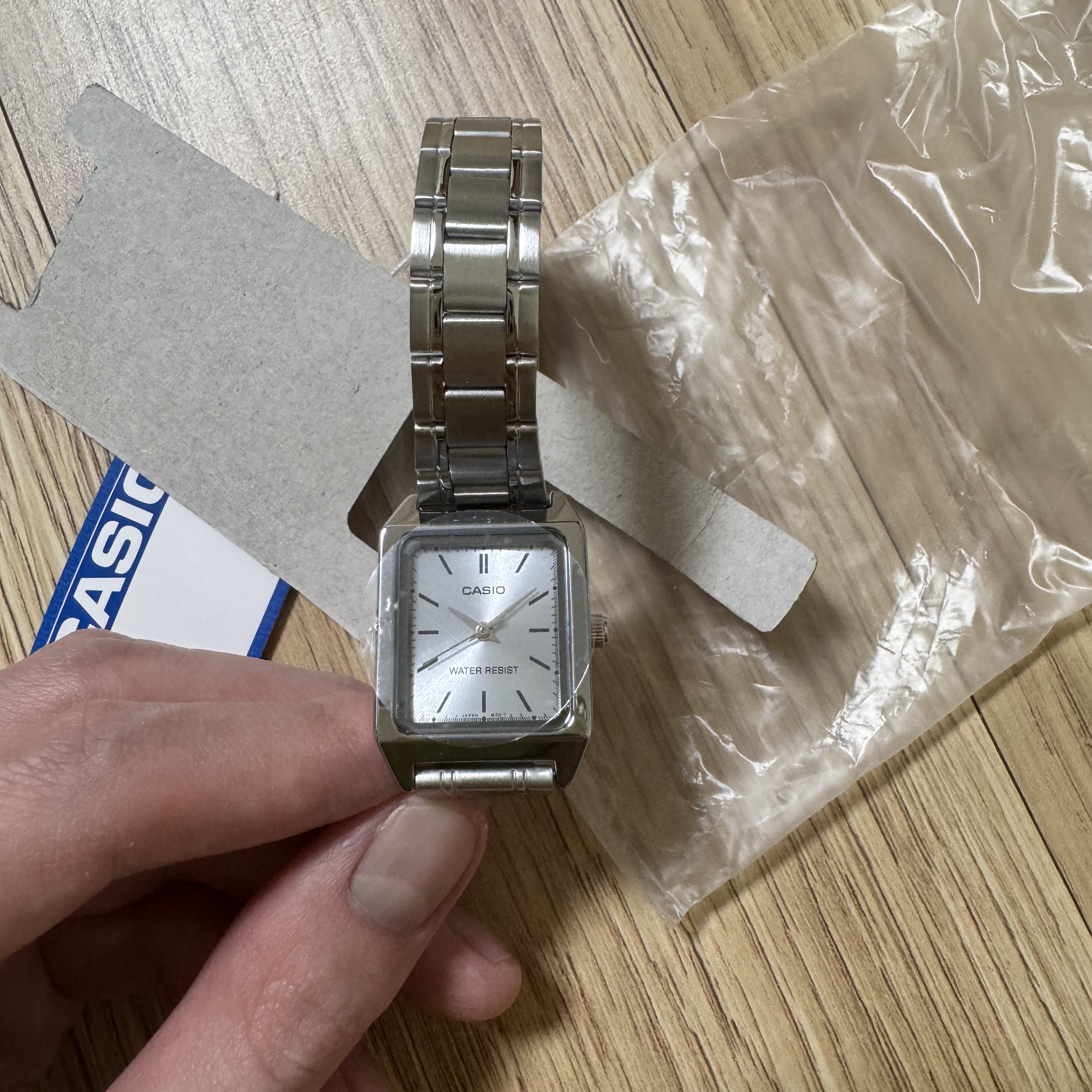 Casio LTP-V007D-7B 착용 스타일