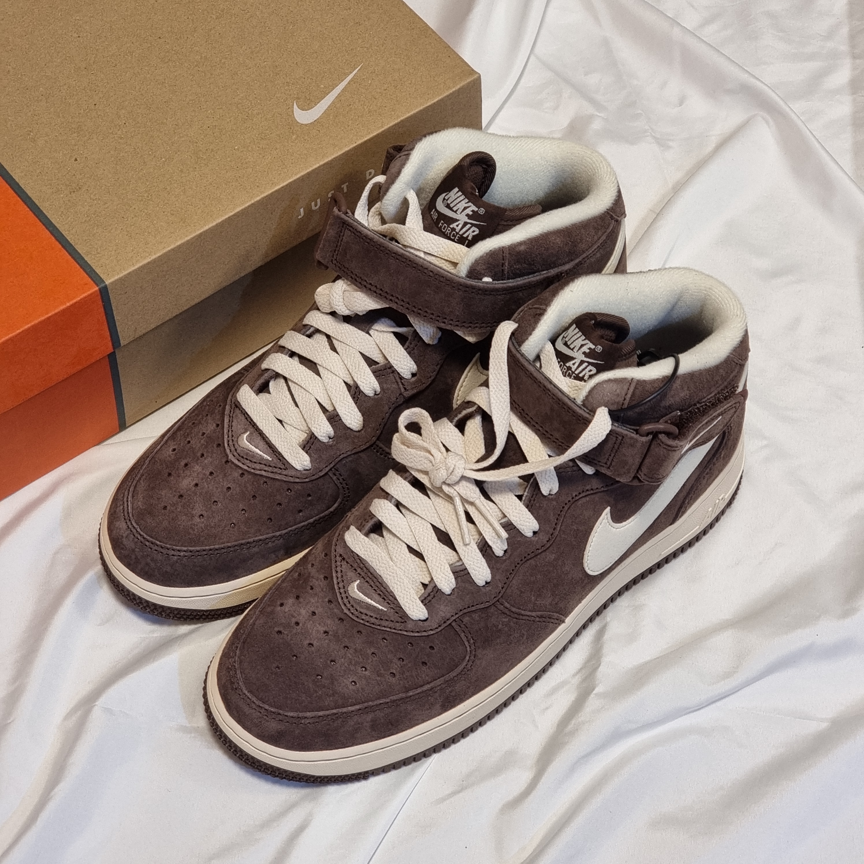 Nike Air Force 1 Mid '07 QS Chocolate 착용 스타일