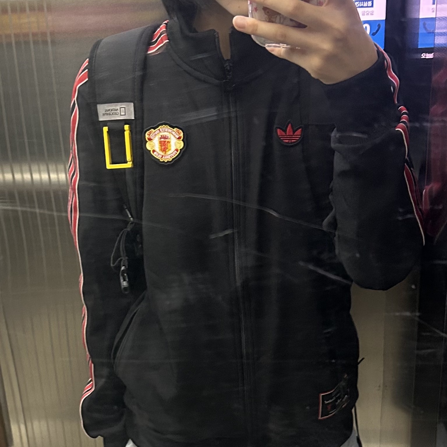 Adidas Manchester United Terrace Icon Track Top Black - KR Sizing 착용 스타일 - 2
