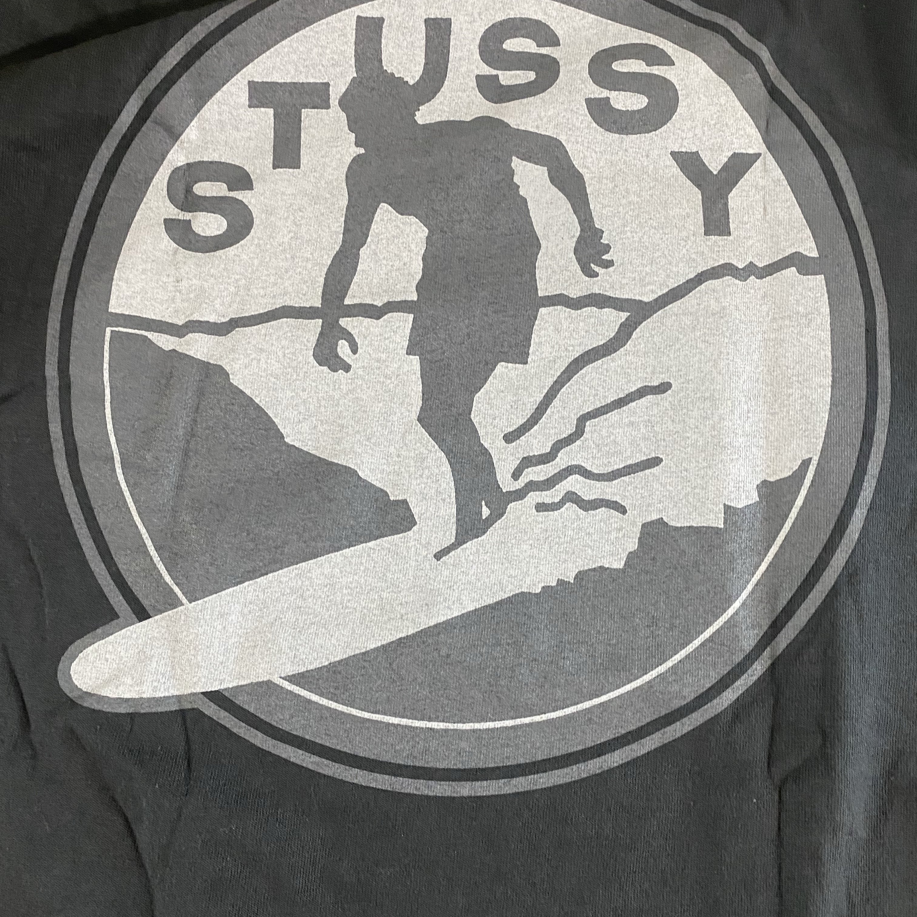 Stussy Surf Club T-Shirt Pigment Dyed Black 착용 스타일 - 2