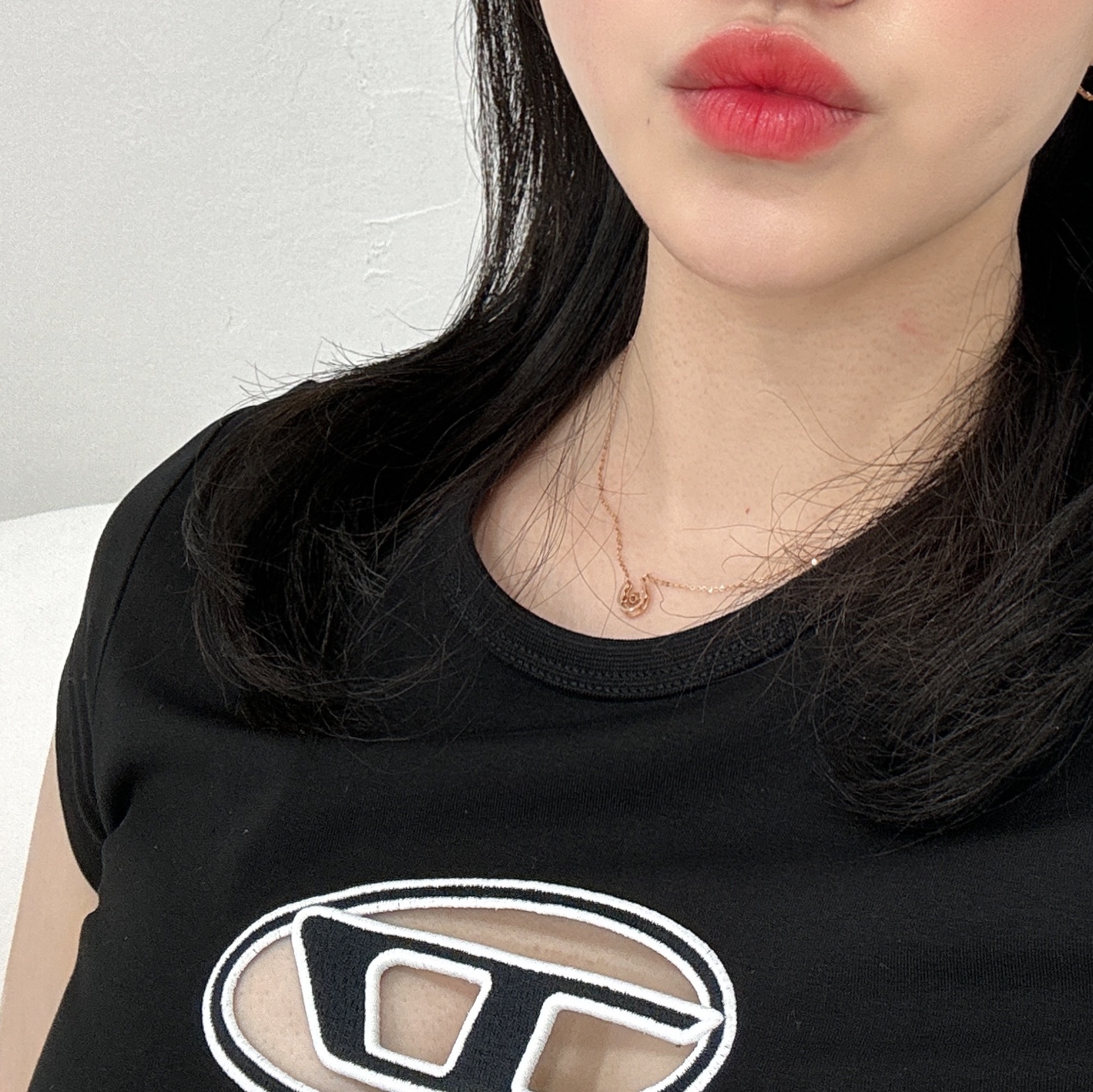 (W) Diesel T-Angie Peekaboo Logo T-Shirt Black 착용 스타일