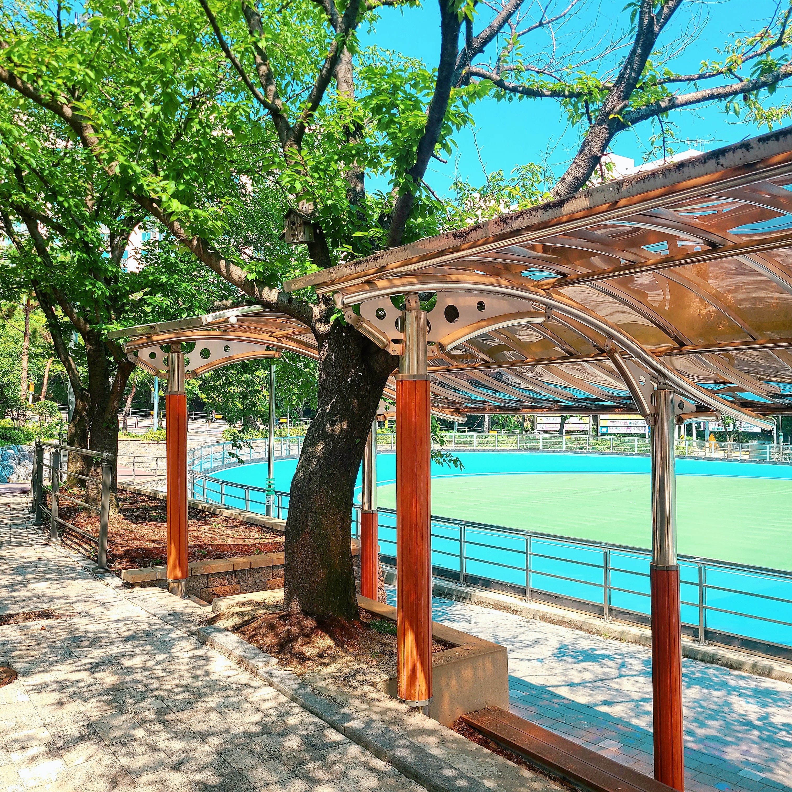 Starbucks Aloha Tube 착용 스타일 - 1