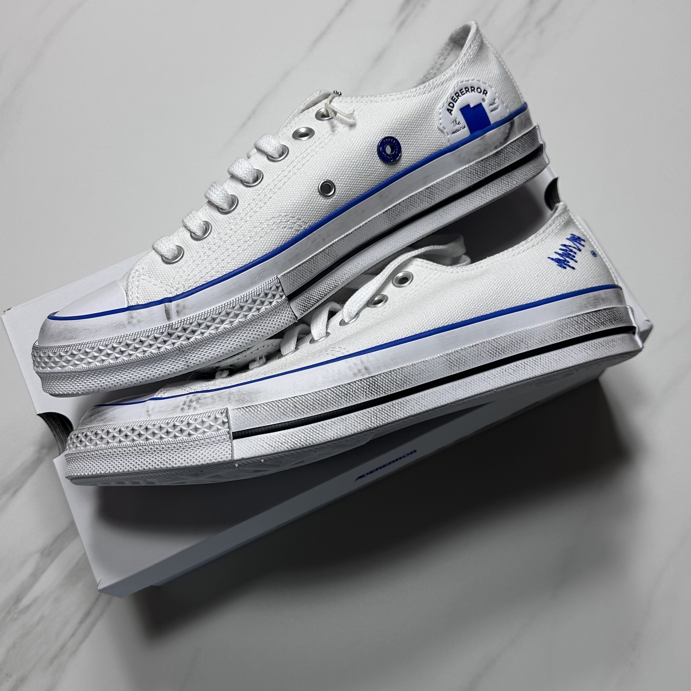 Converse x Ader Error Sig; Chuck 70 Low White Blue 착용 스타일 - 2