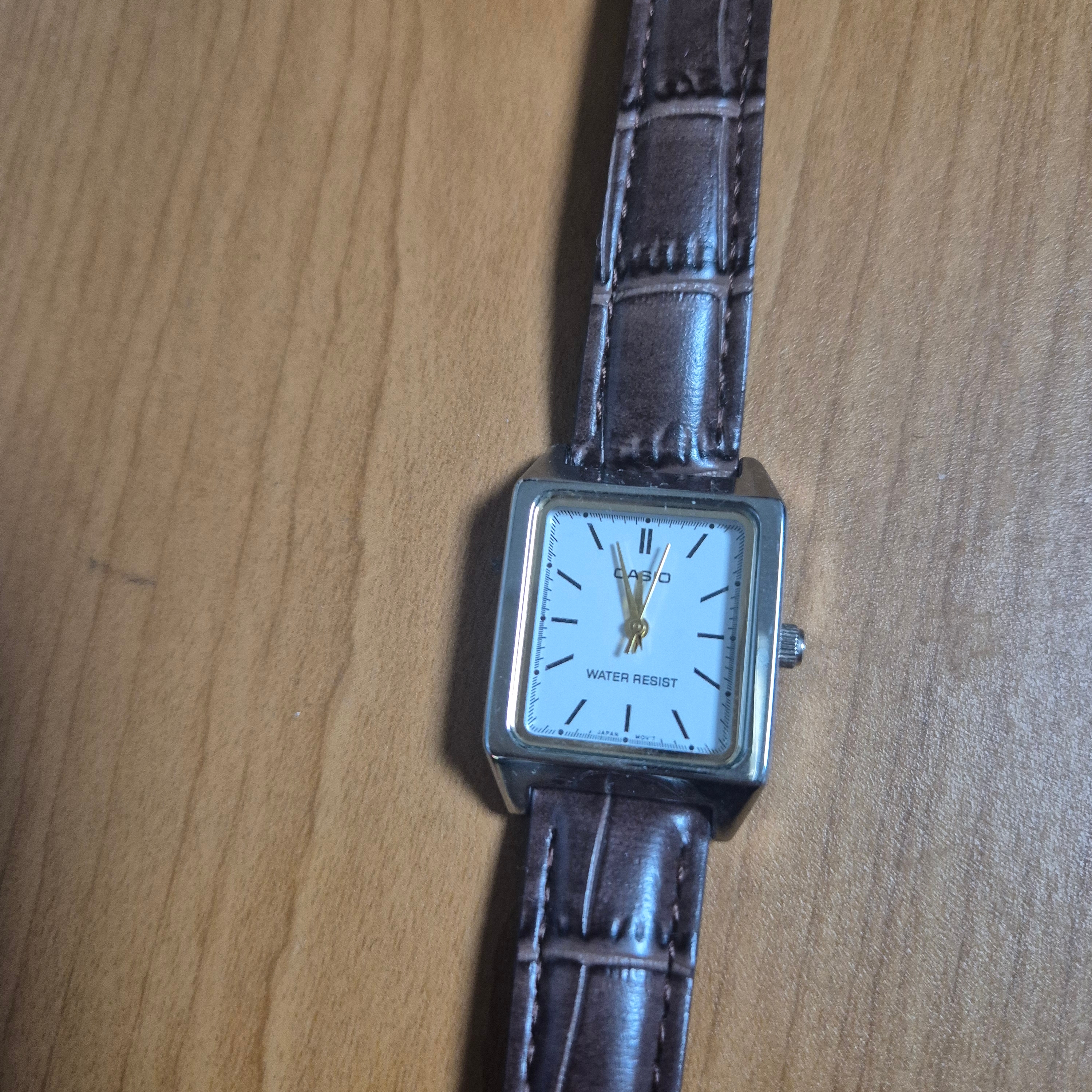 Casio LTP-V007L-7B2 착용 스타일