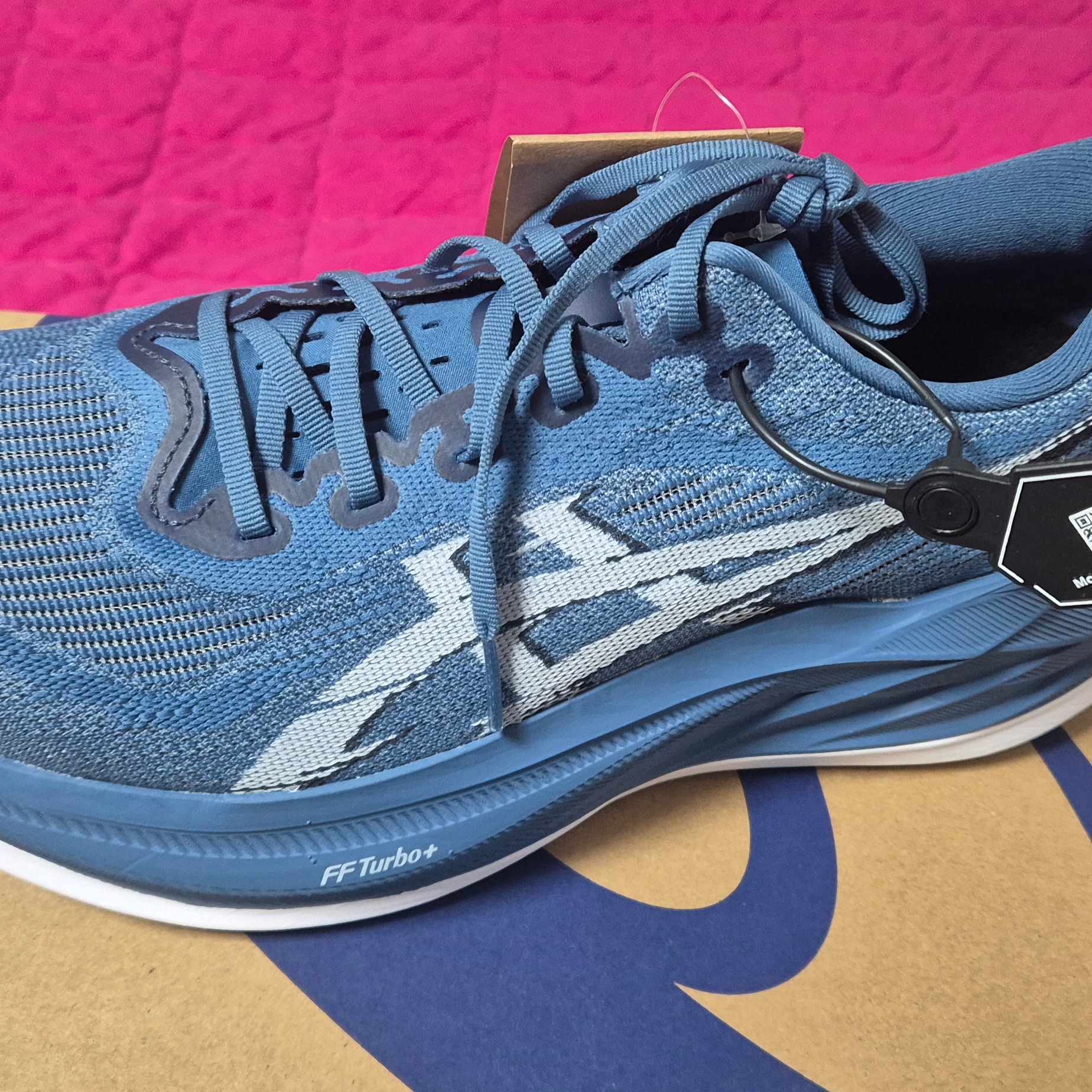 Asics Superblast 2 Winter Sea White 착용 스타일