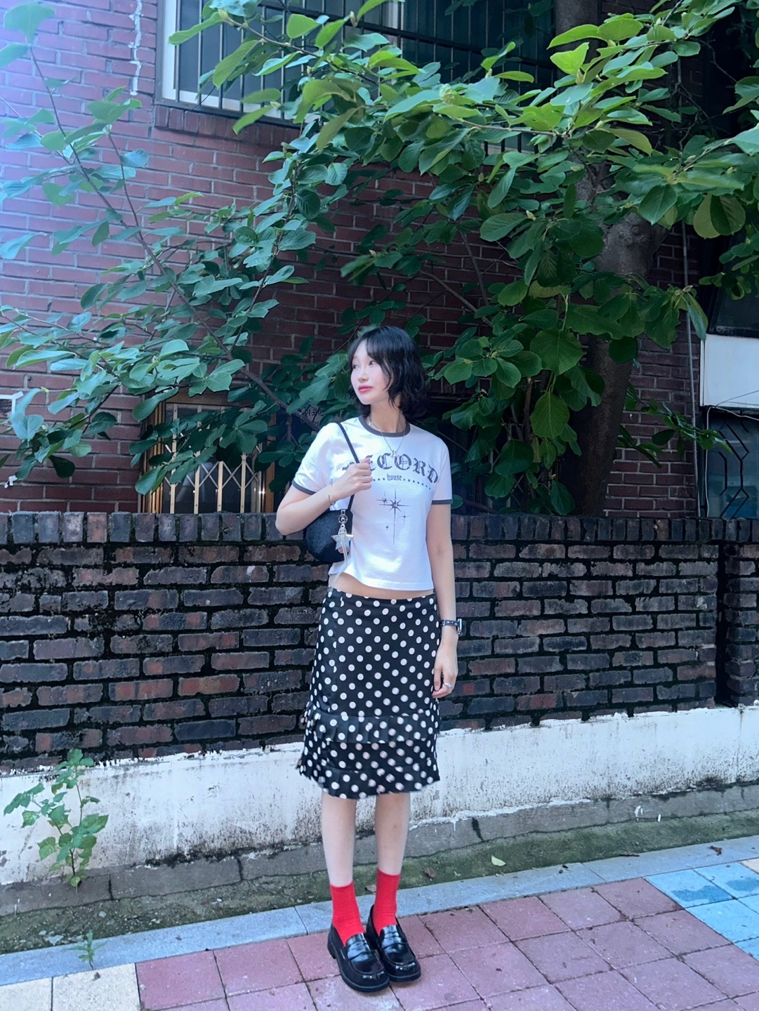 SLOW RECORD HOUSE Unisex RECORD Ringer Tee White 착용 스타일 - 3