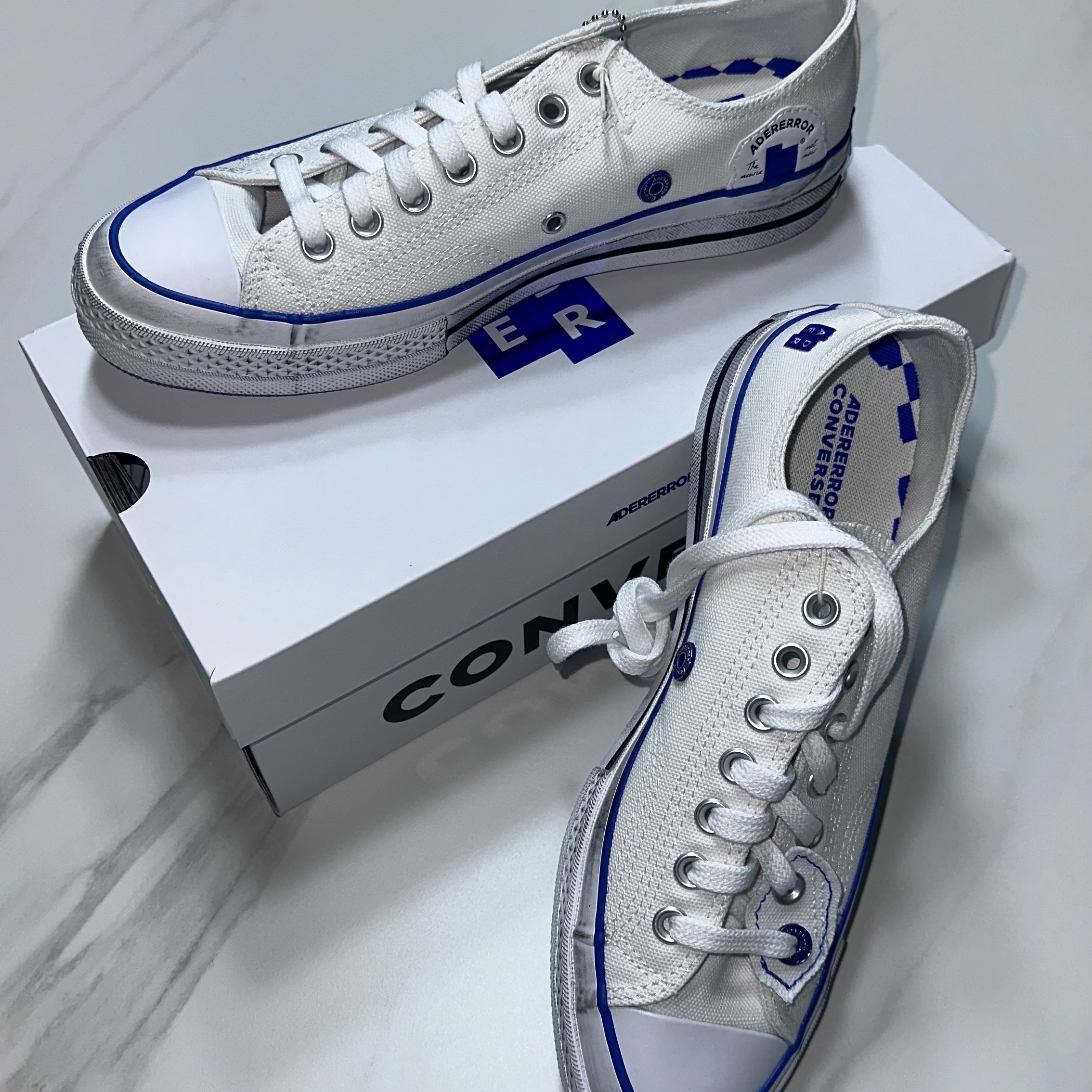 Converse x Ader Error Sig; Chuck 70 Low White Blue 착용 스타일 - 1