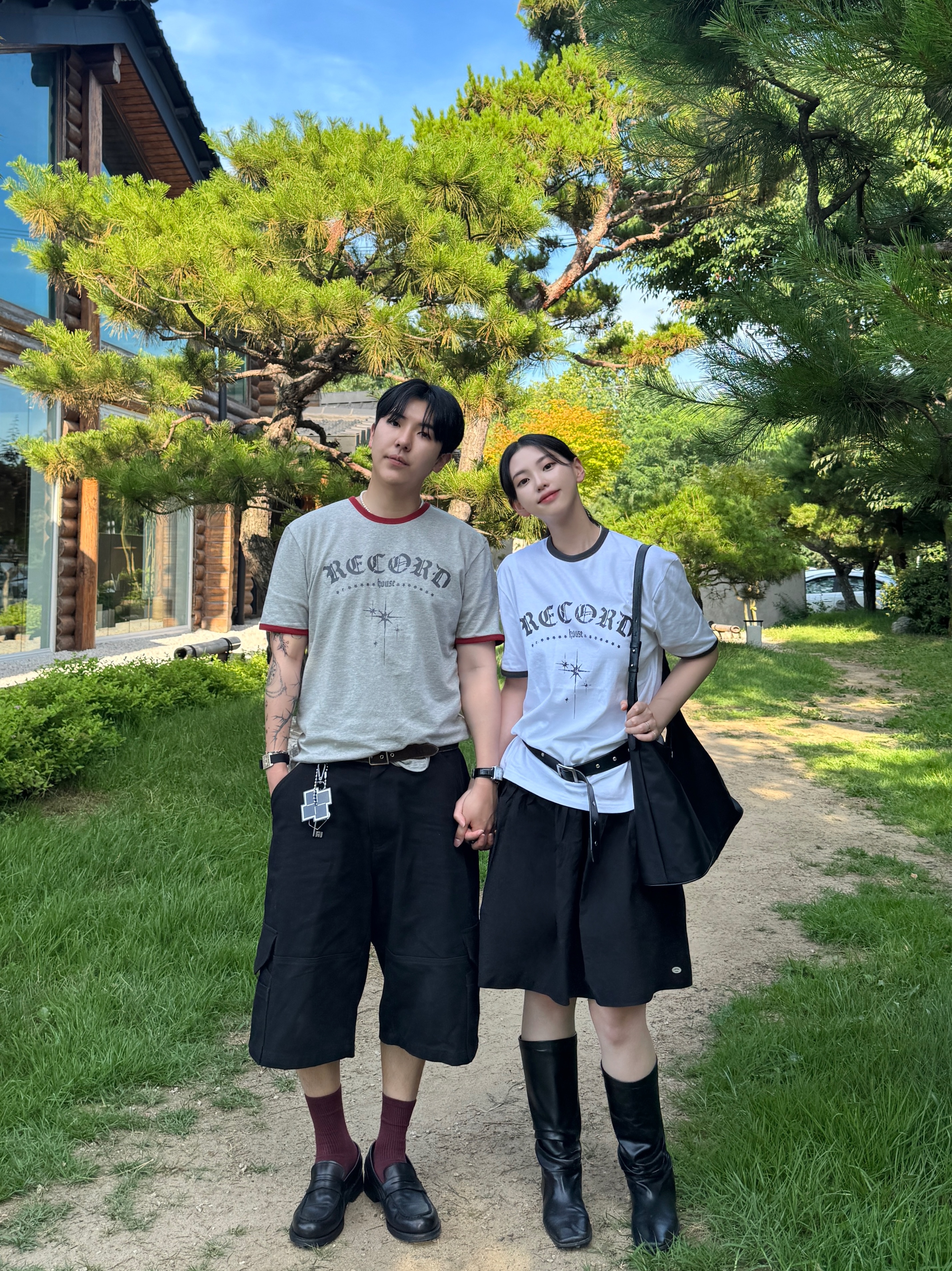 SLOW RECORD HOUSE Unisex RECORD Ringer Tee Melange Grey, SLOW RECORD HOUSE Unisex RECORD Ringer Tee White 착용 스타일 - 5