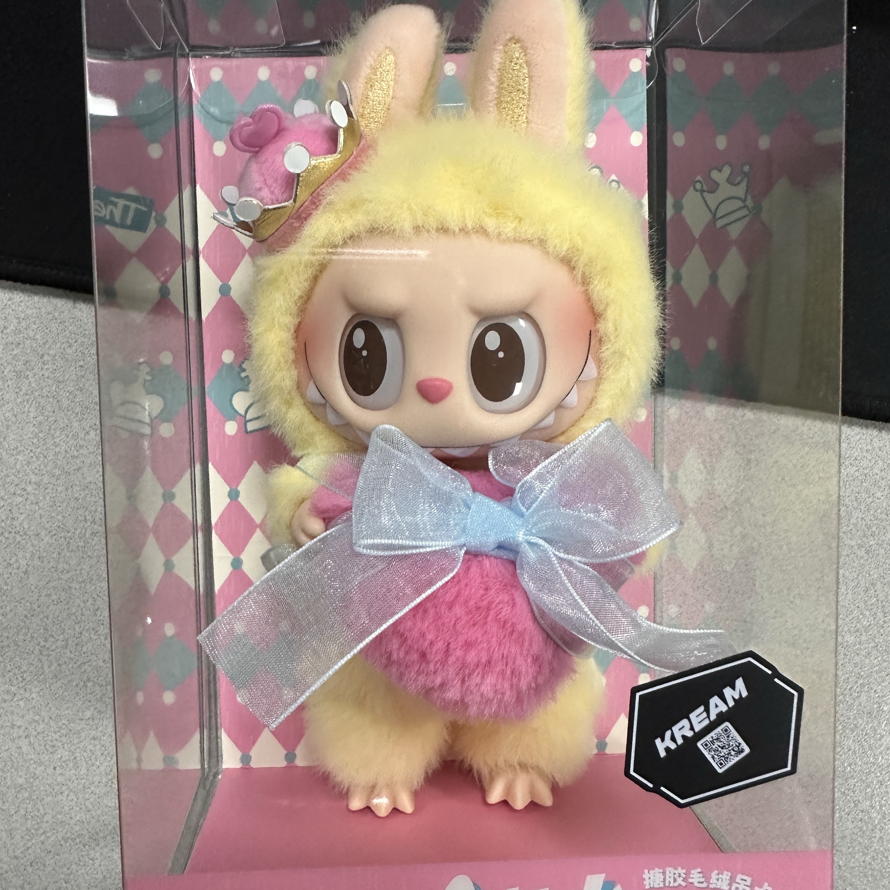 Pop Mart The Monsters Checkmate Series Plush Keyring 착용 스타일
