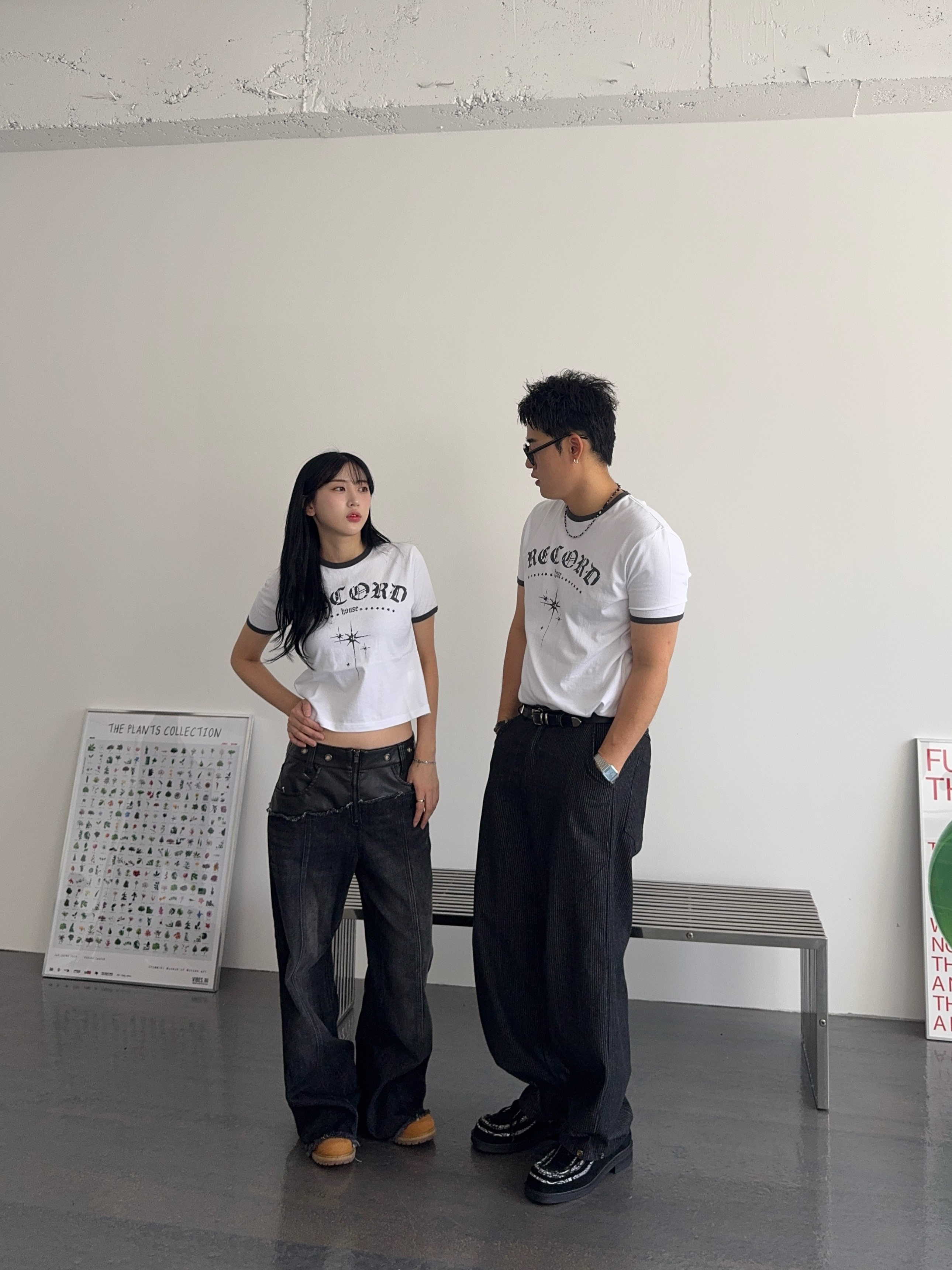 SLOW RECORD HOUSE Unisex RECORD Ringer Tee White 착용 스타일 - 3