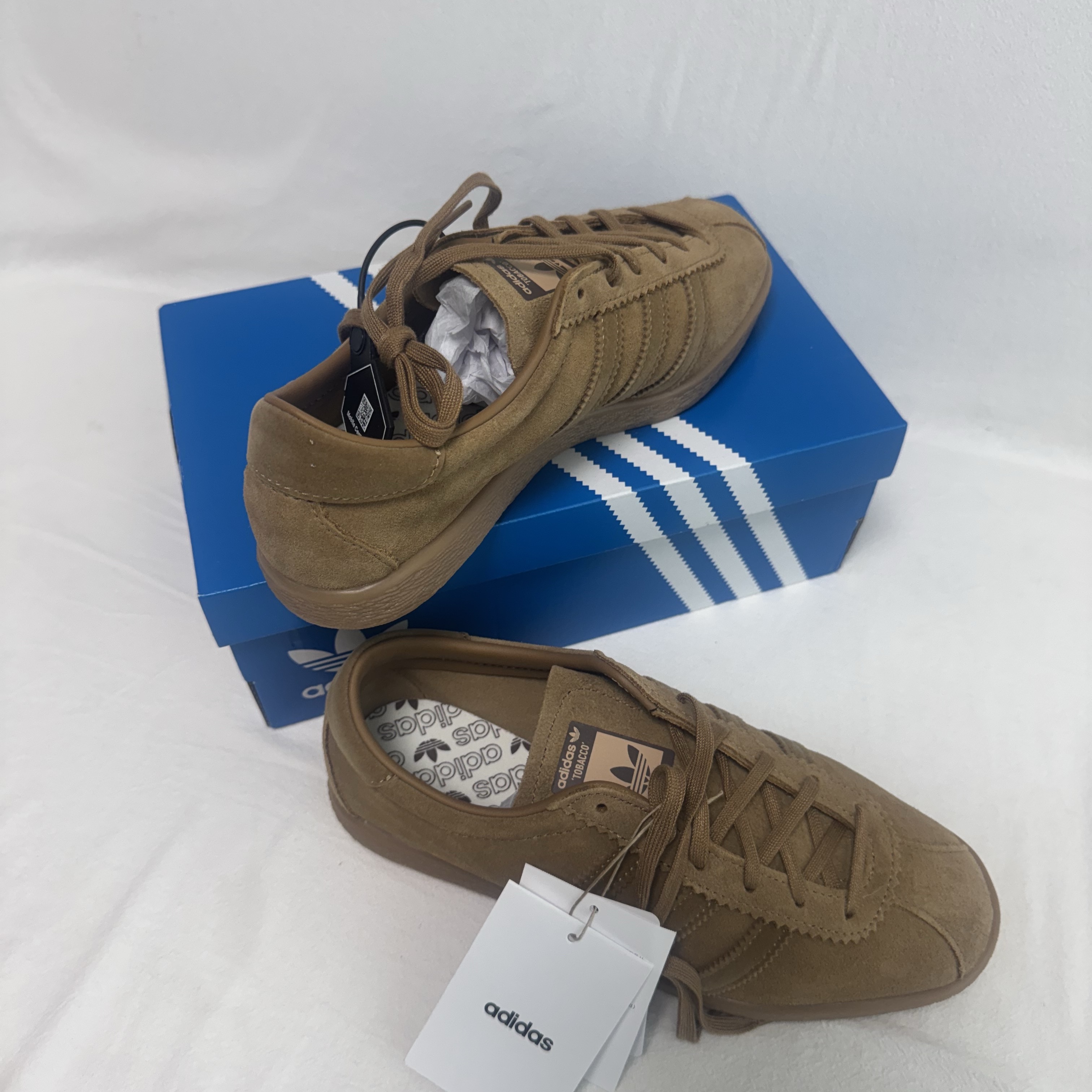 Adidas Tobacco Team Brown Desert Cardboard 착용 스타일 - 2
