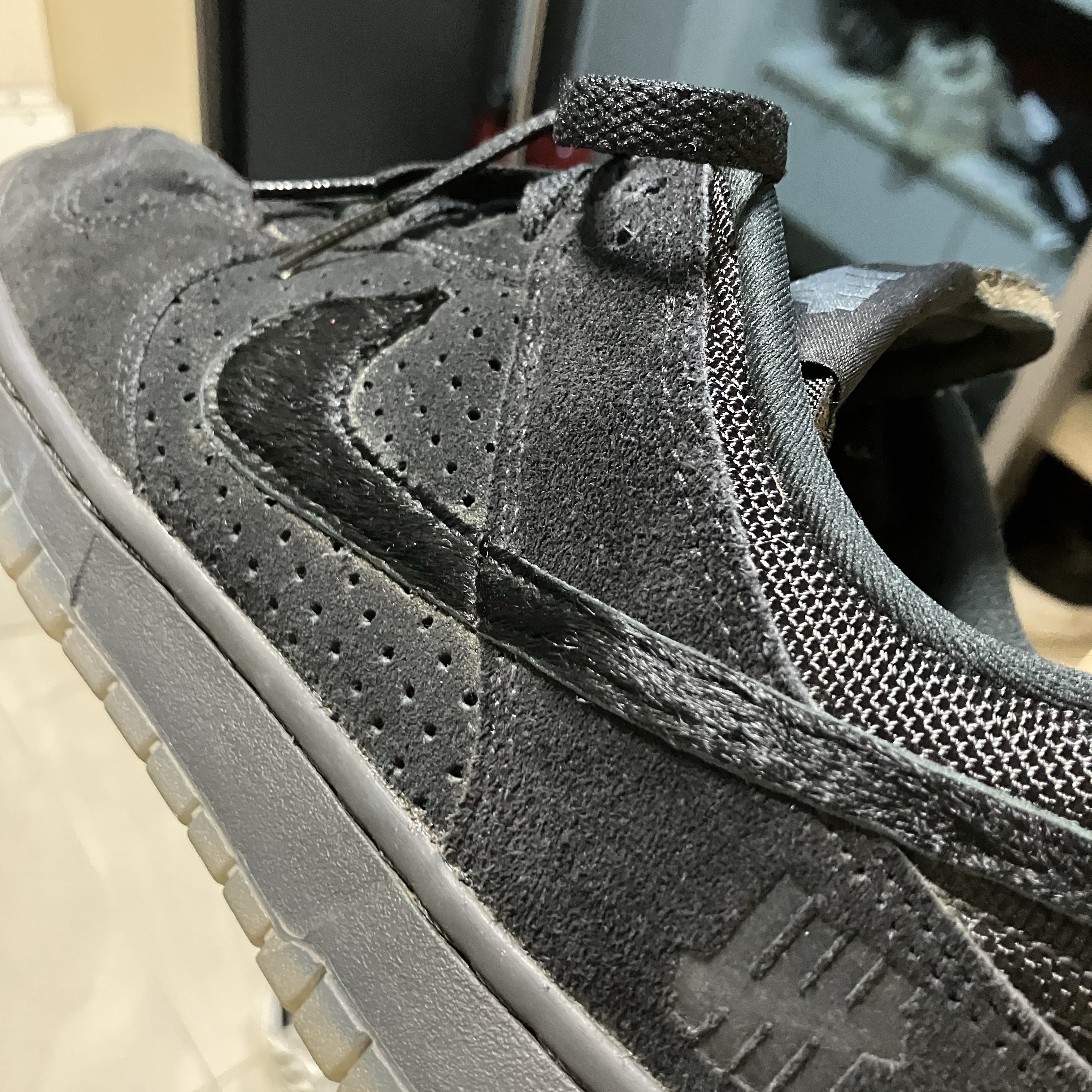 Nike x Undefeated Dunk Low SP 5 On It Black 착용 스타일