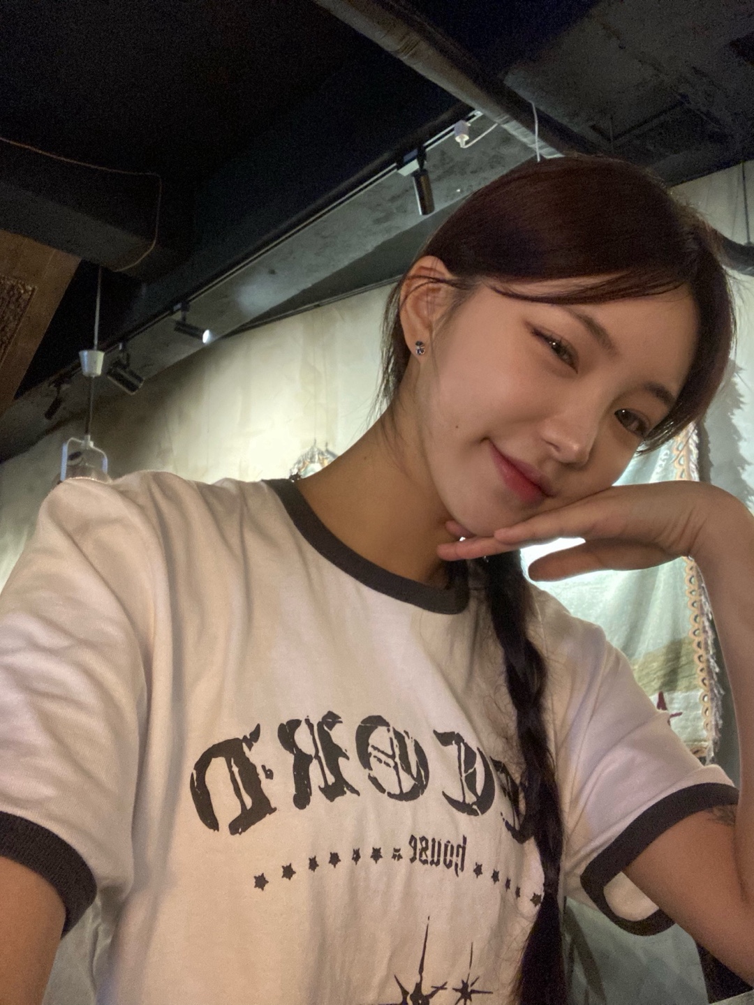 SLOW RECORD HOUSE Unisex RECORD Ringer Tee White 착용 스타일 - 1