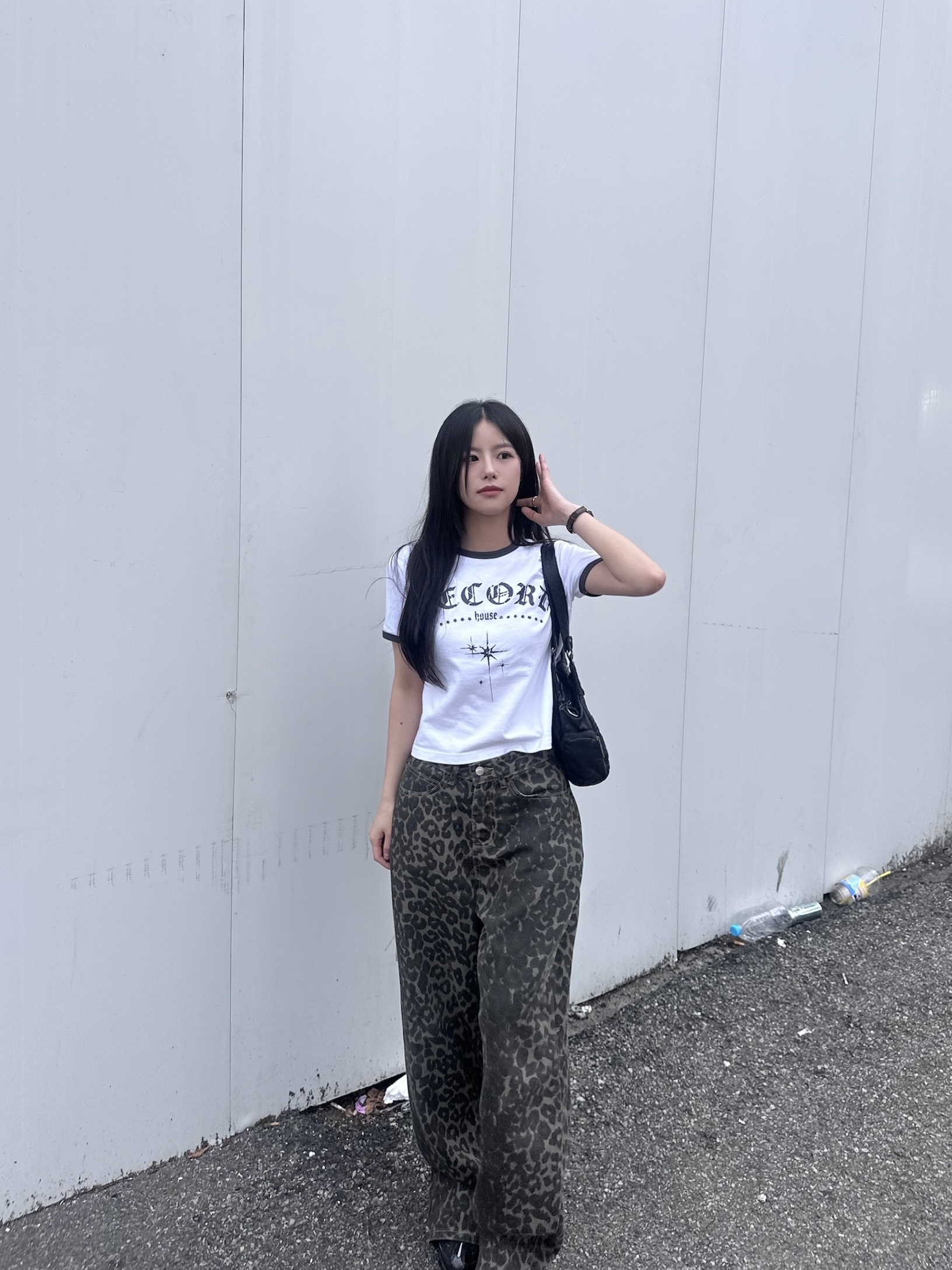 SLOW RECORD HOUSE Unisex RECORD Ringer Tee White 착용 스타일 - 7