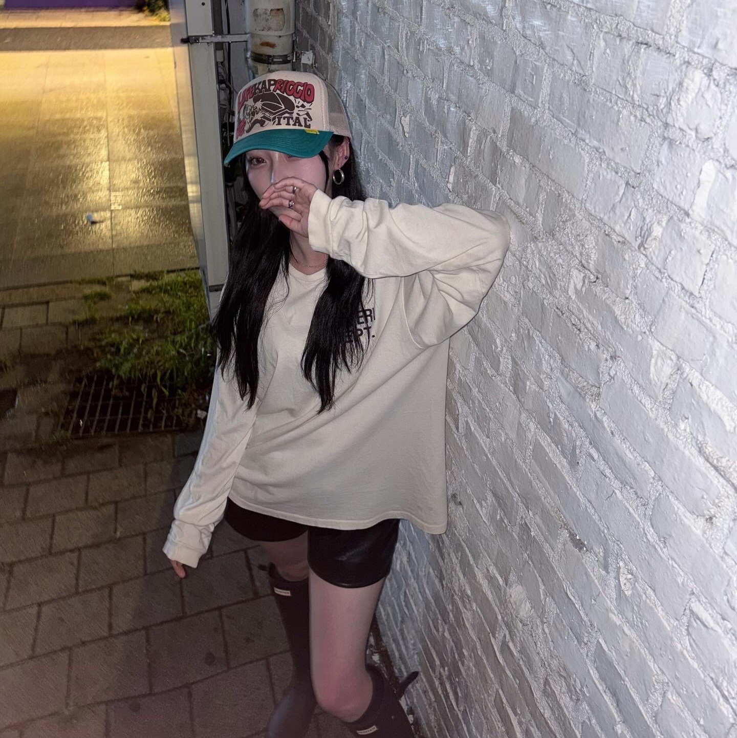 Gallery Dept. Souvenir LS T-Shirt Cream, (W) Hunter Original Tall Rain Boots Black 착용 스타일 - 2