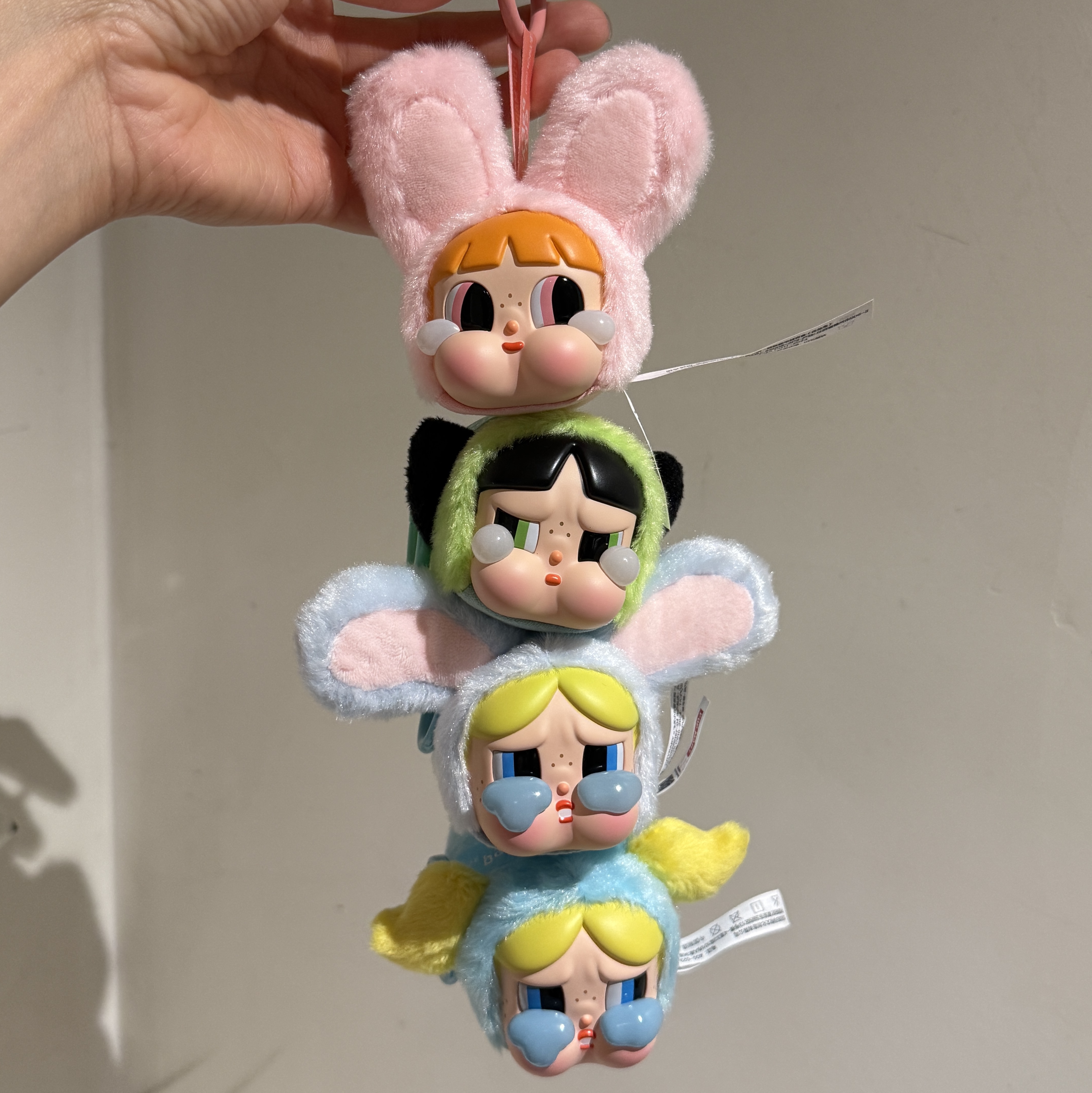 Pop Mart Crybaby x Powerpuff Girls Series Keyring Bunny Blossom (Opened Case), Pop Mart Crybaby x Powerpuff Girls Series Keyring Bunny Bubbles (Opened Case) 착용 스타일