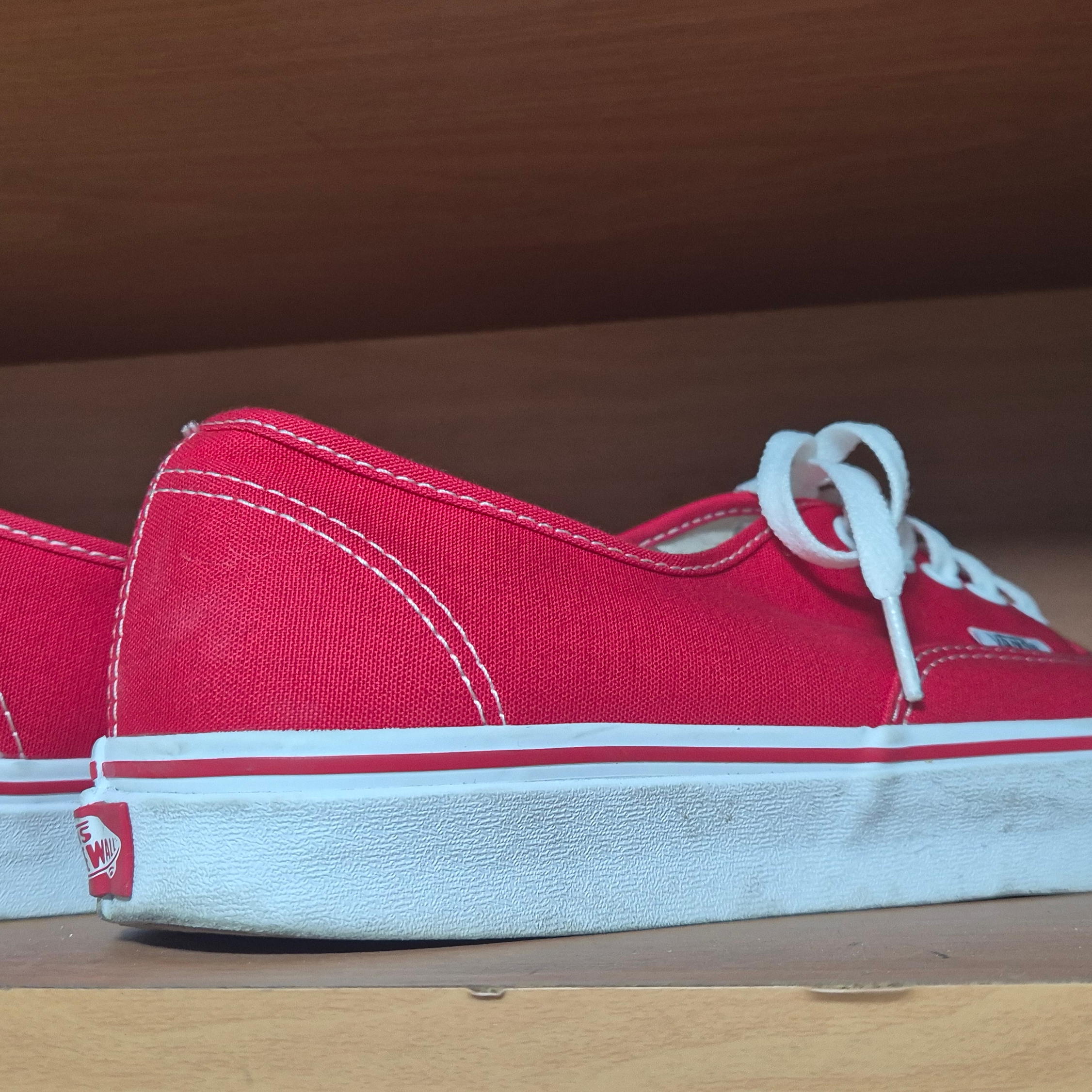 Vans Authentic Red 착용 스타일