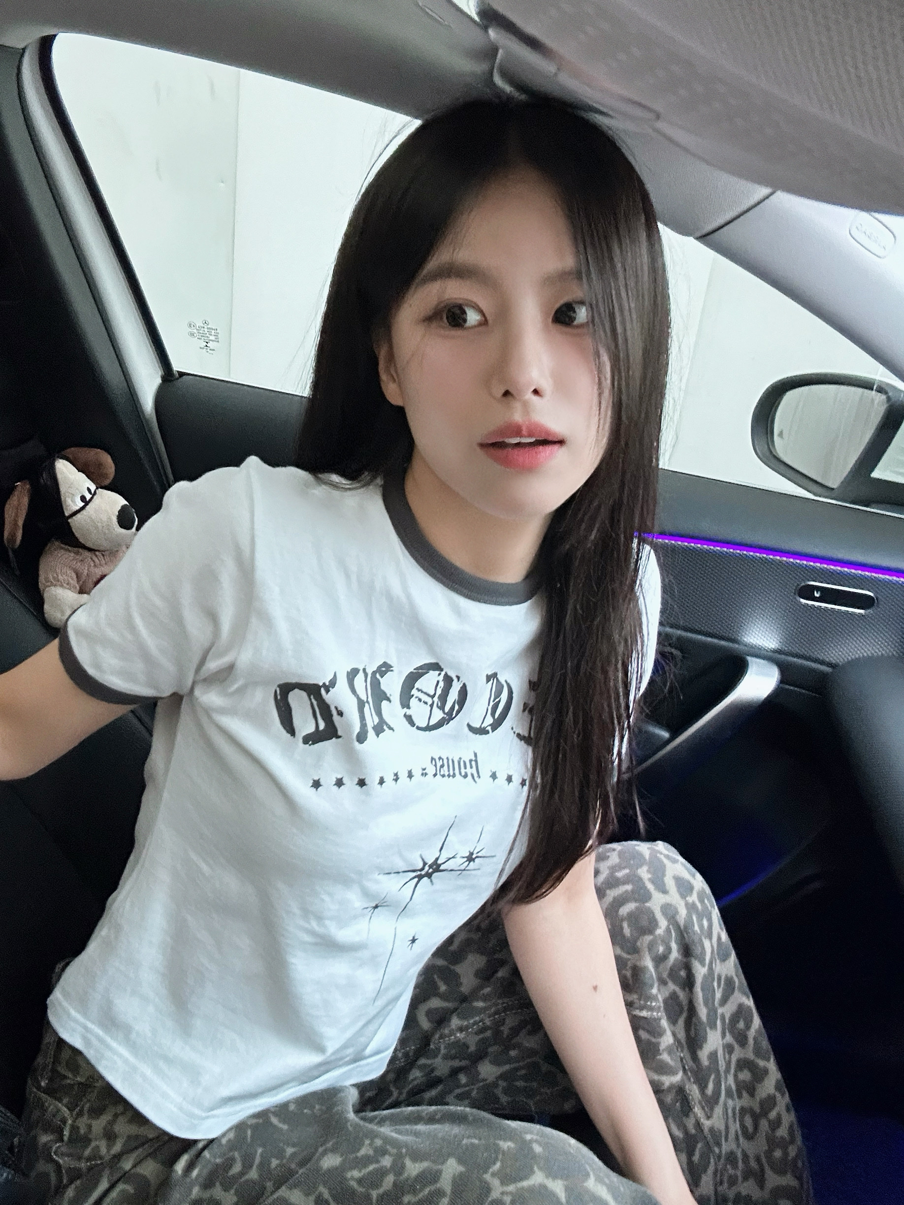 SLOW RECORD HOUSE Unisex RECORD Ringer Tee White 착용 스타일 - 2