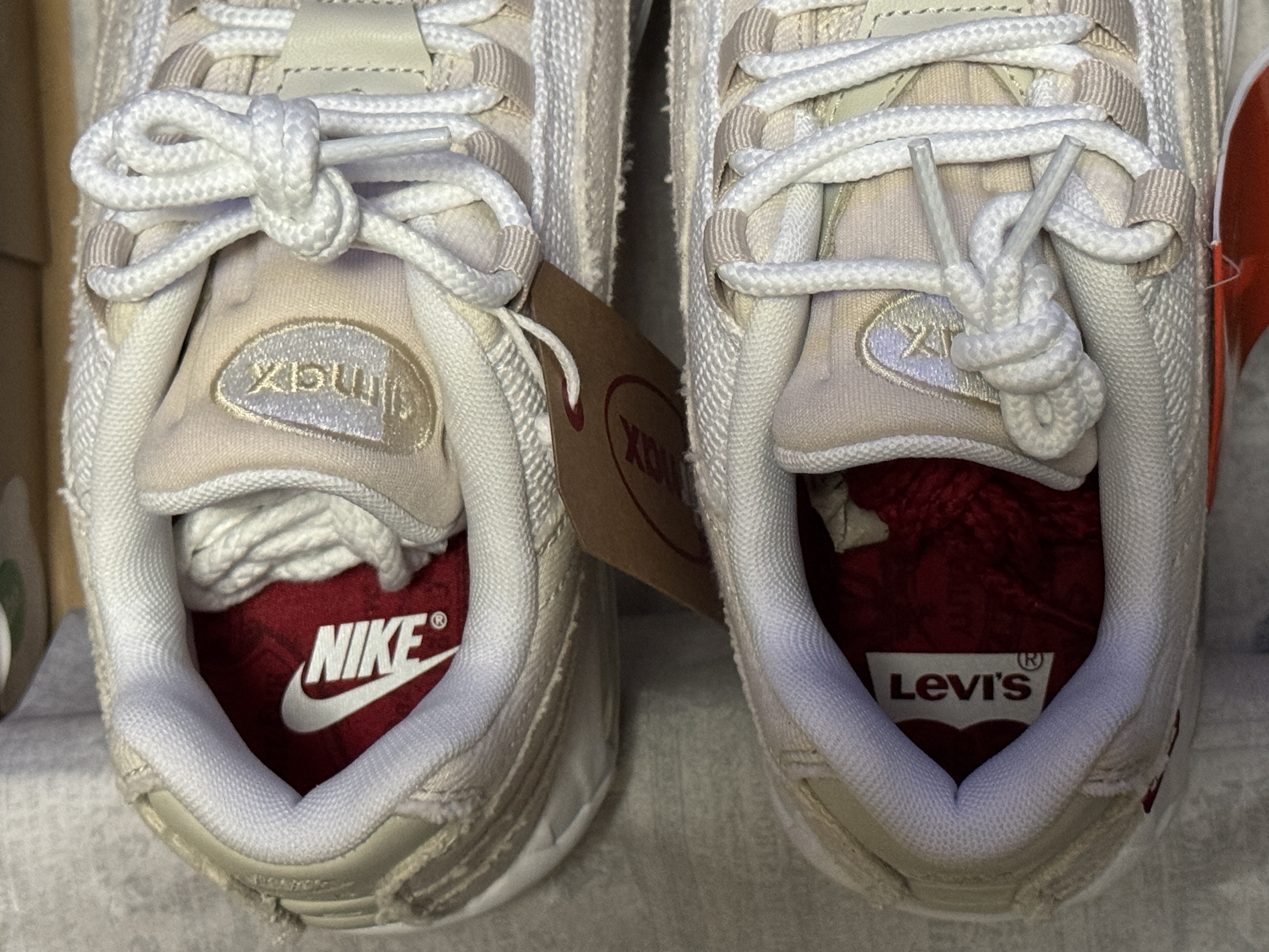 Nike x Levi's Air Max 95 White and Ecru 착용 스타일