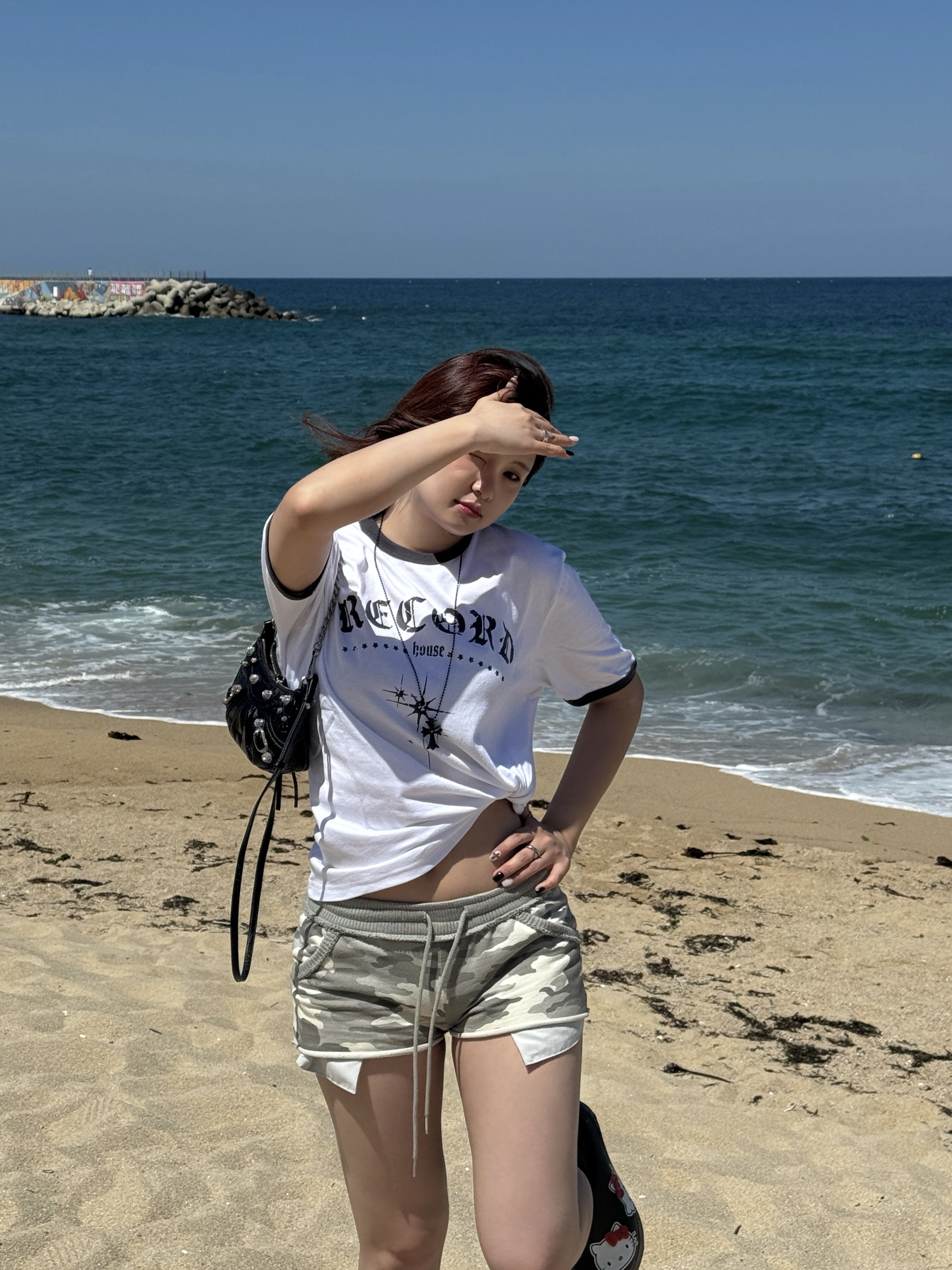 SLOW RECORD HOUSE Unisex RECORD Ringer Tee White 착용 스타일 - 2