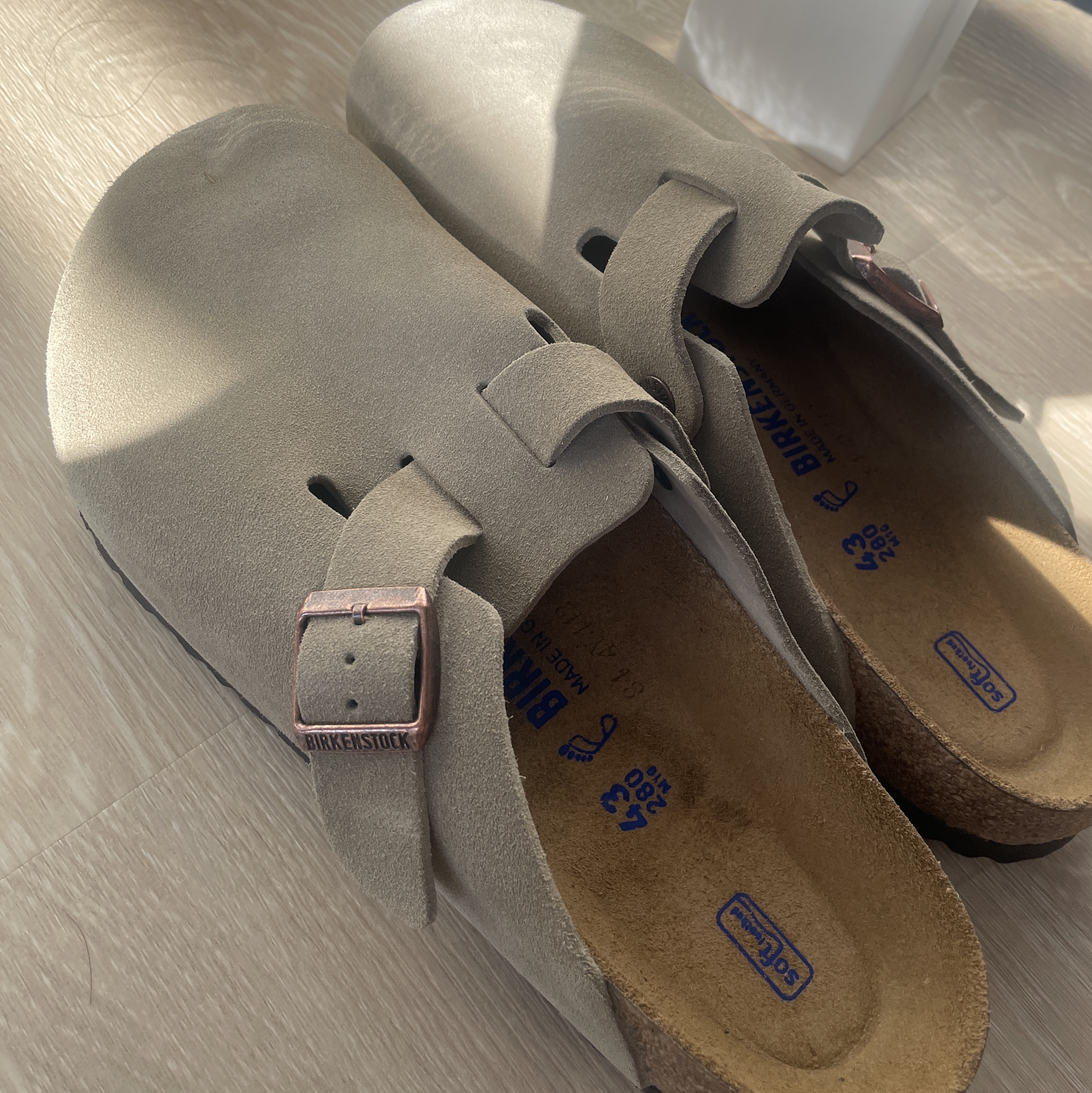 Birkenstock Boston Soft Footbed Taupe - Regular 착용 스타일