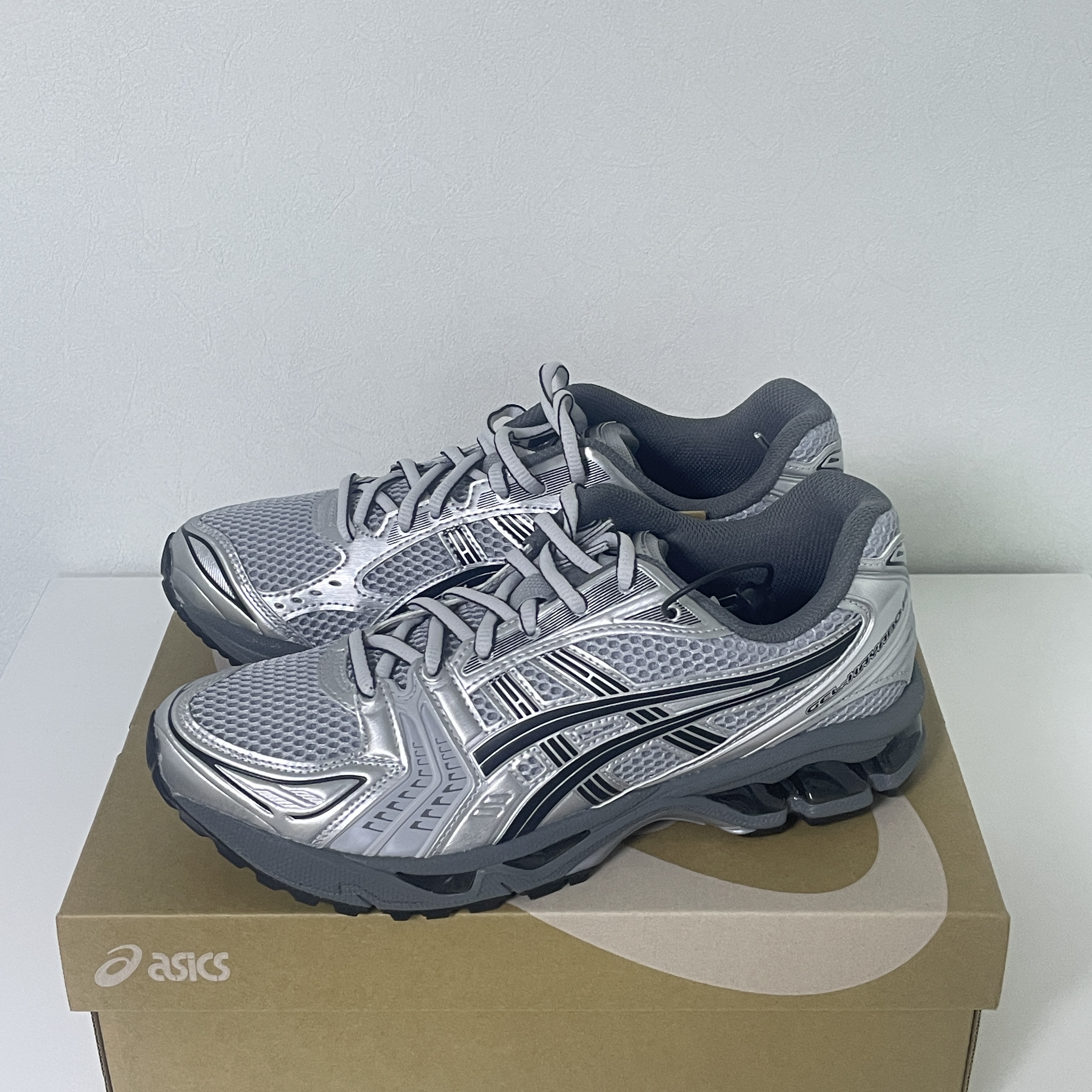 Asics x Urban Research Gel-Kayano 14 Pure Silver Black 착용 스타일 - 1