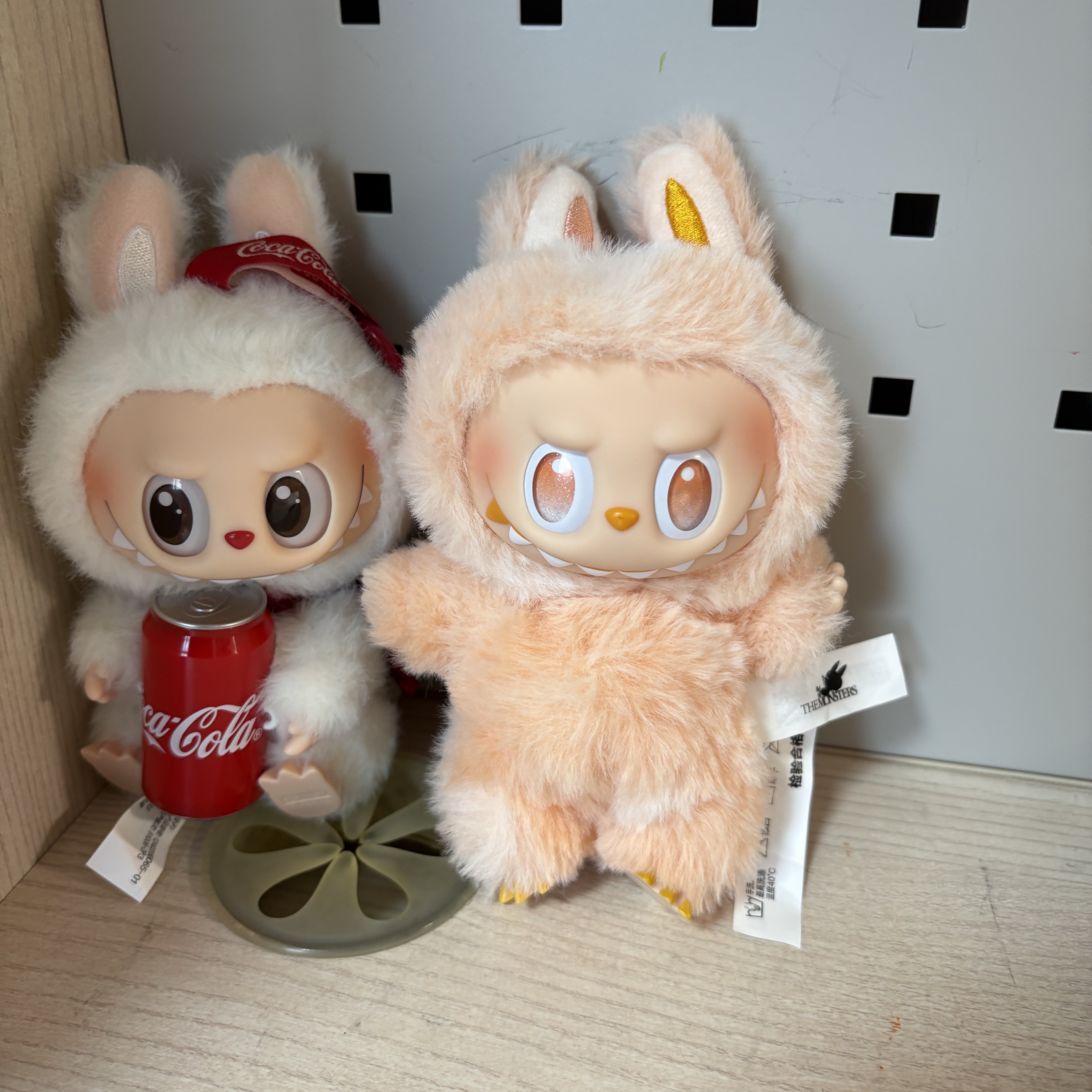 Pop Mart Labubu The Monsters Highlight Series Happiness Keyring (Opened Case) 착용 스타일