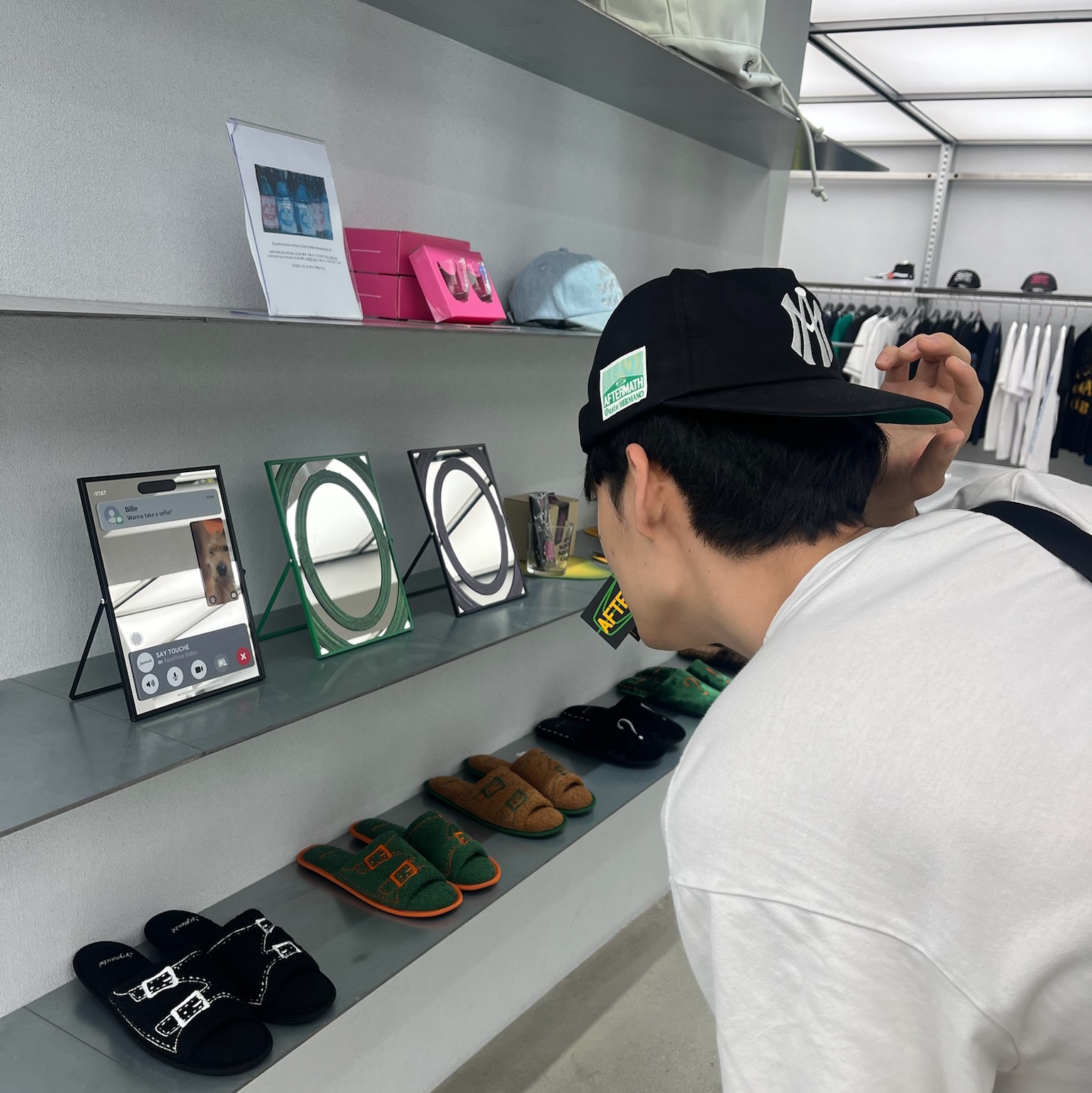 BAPE Baby Milo Plush Doll Keychain Brown, Aftermath Atm Logo Ball Cap Navy 착용 스타일 - 2