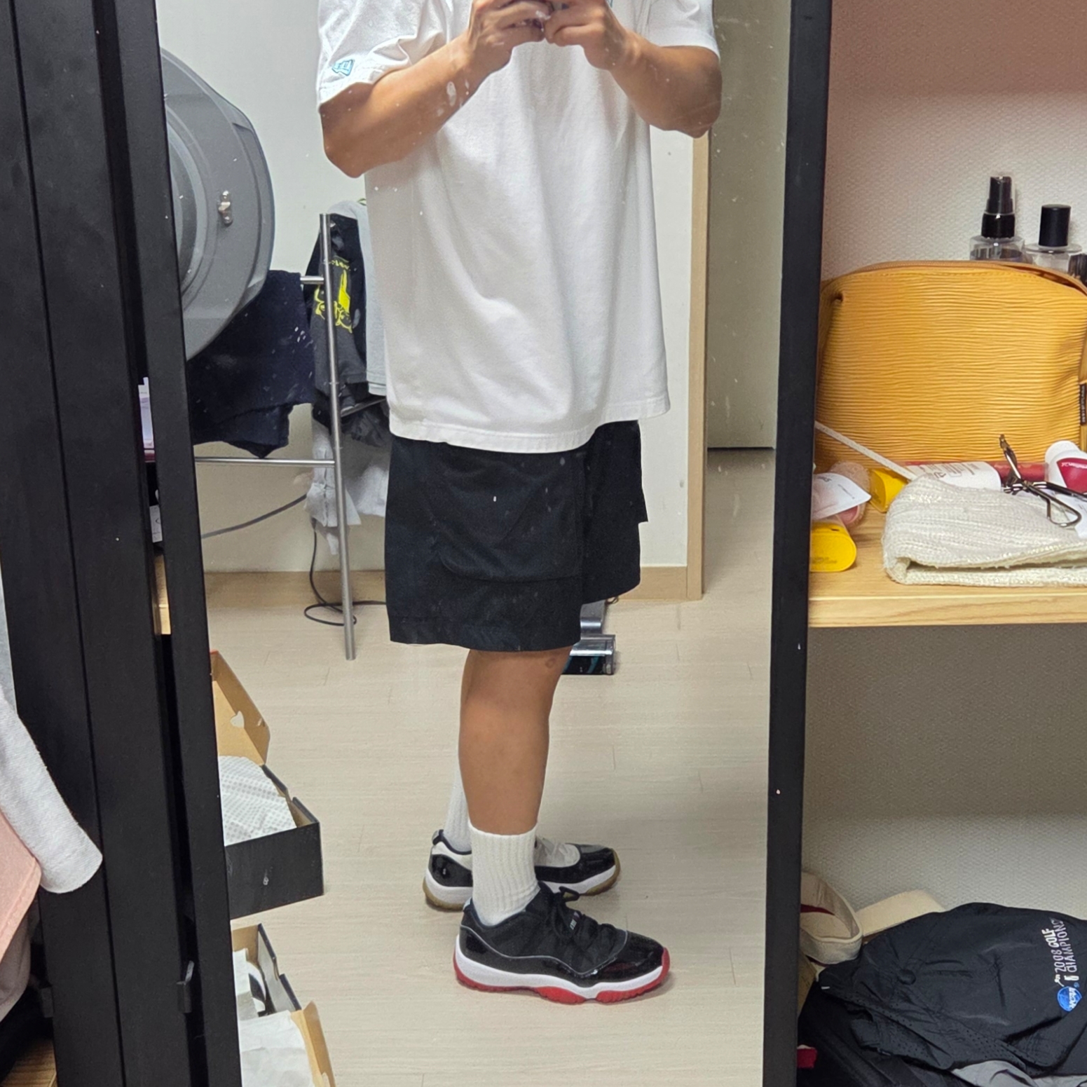 Jordan 11 Retro Low Bred 2025, Jordan 11 Retro Low Concord 착용 스타일 - 1