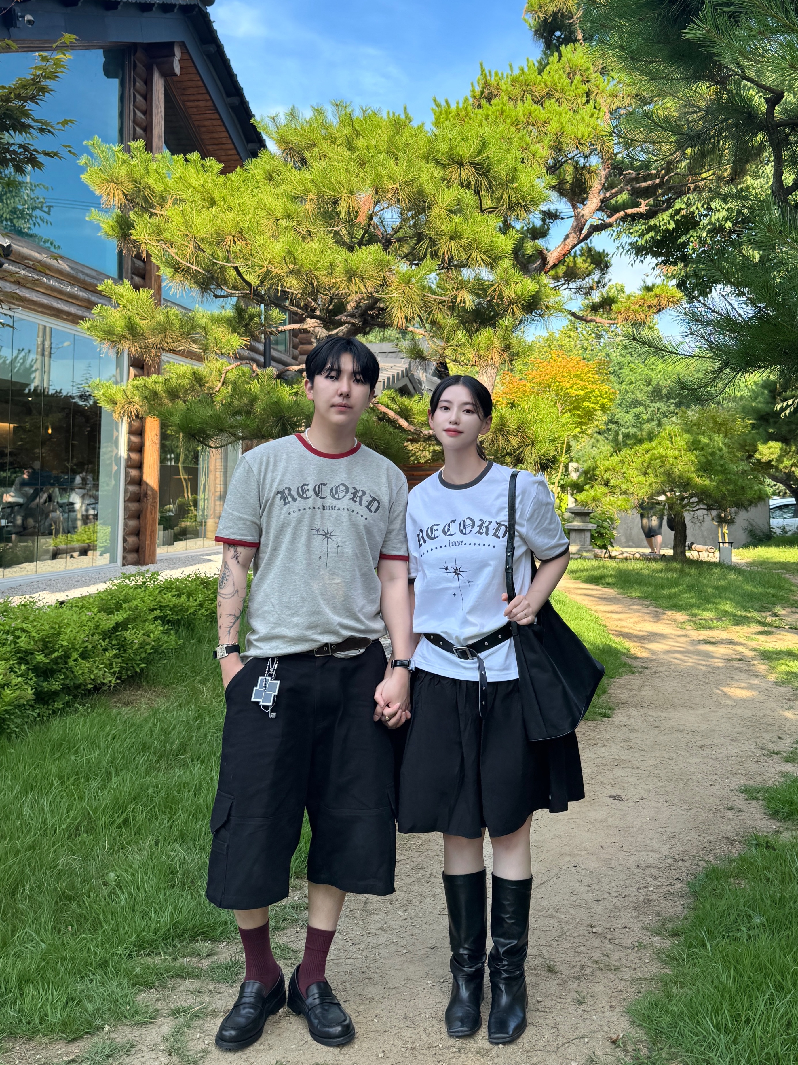 SLOW RECORD HOUSE Unisex RECORD Ringer Tee Melange Grey, SLOW RECORD HOUSE Unisex RECORD Ringer Tee White 착용 스타일 - 4