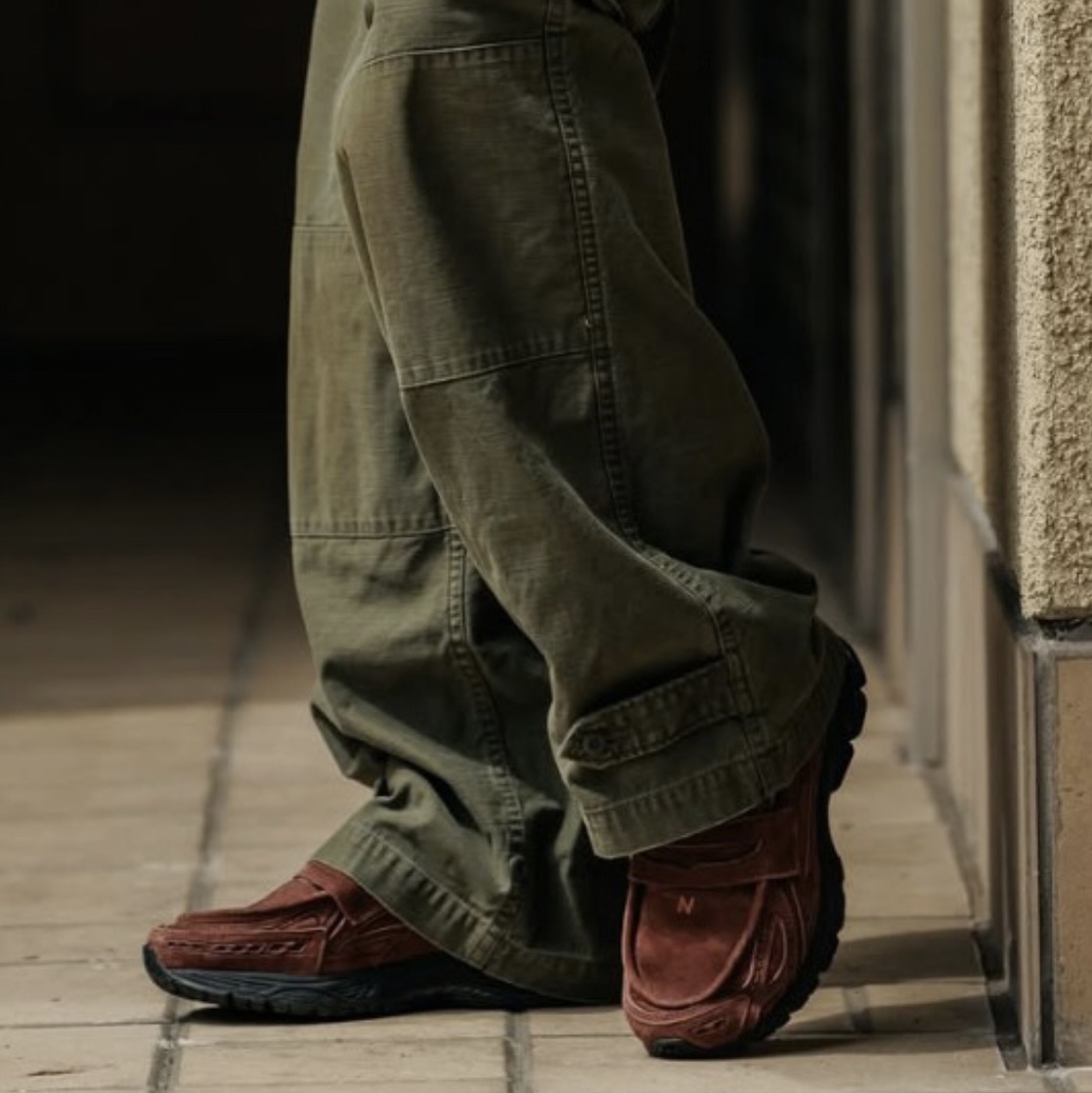 New Balance 1906L Rich Oak 착용 스타일 - 5