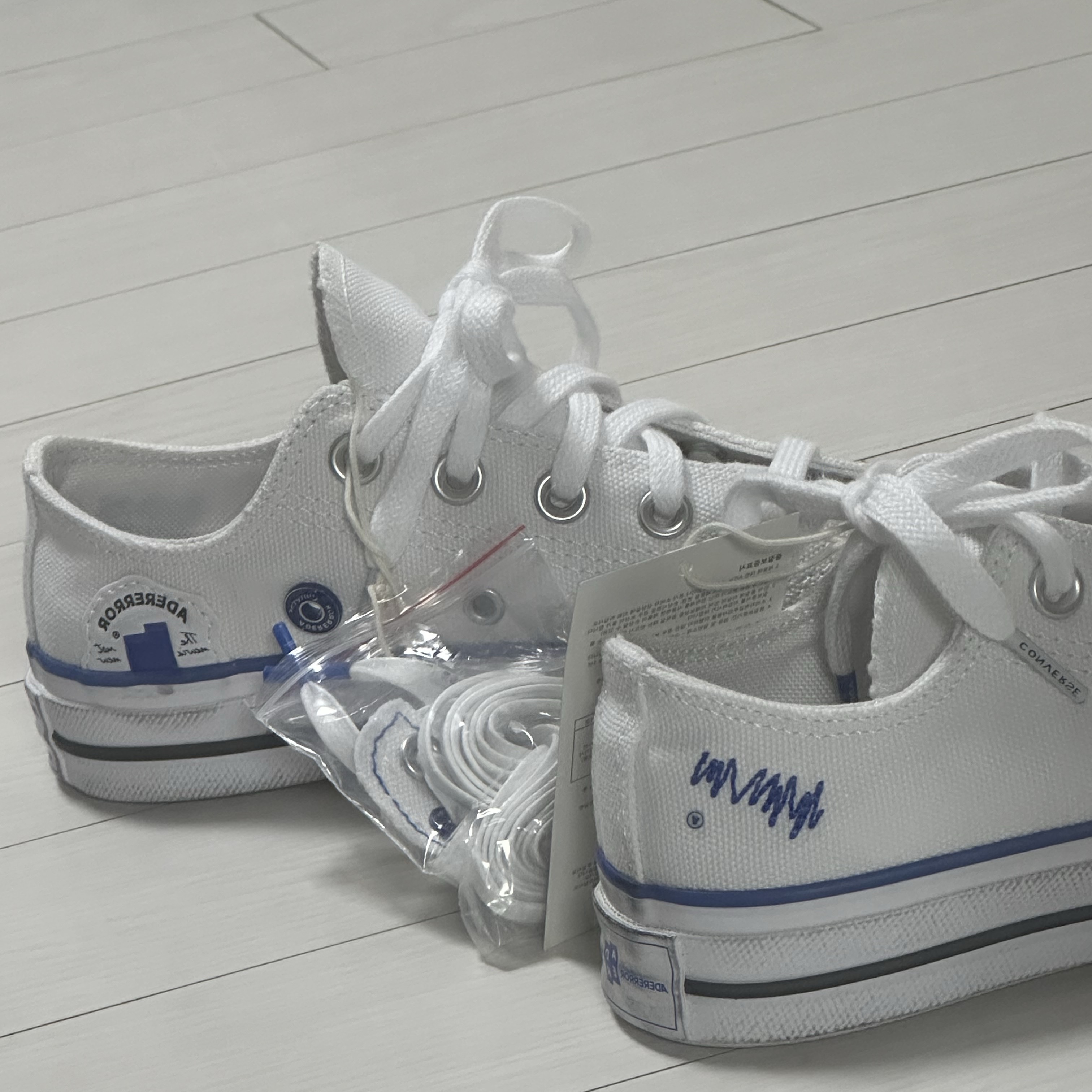 Converse x Ader Error Sig; Chuck 70 Low White Blue 착용 스타일 - 3