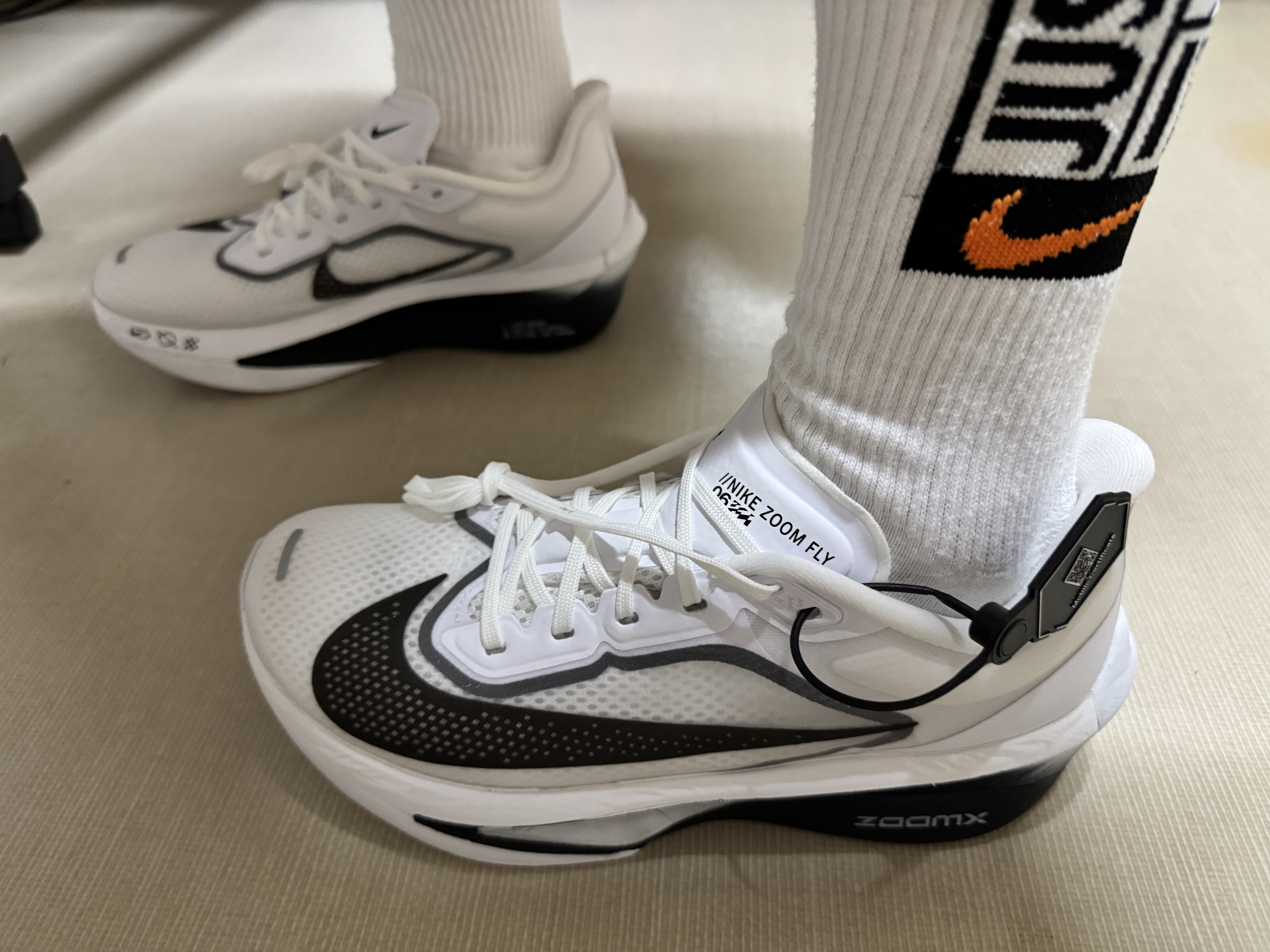 Nike Zoom Fly 6 White Smoke Grey 착용 스타일