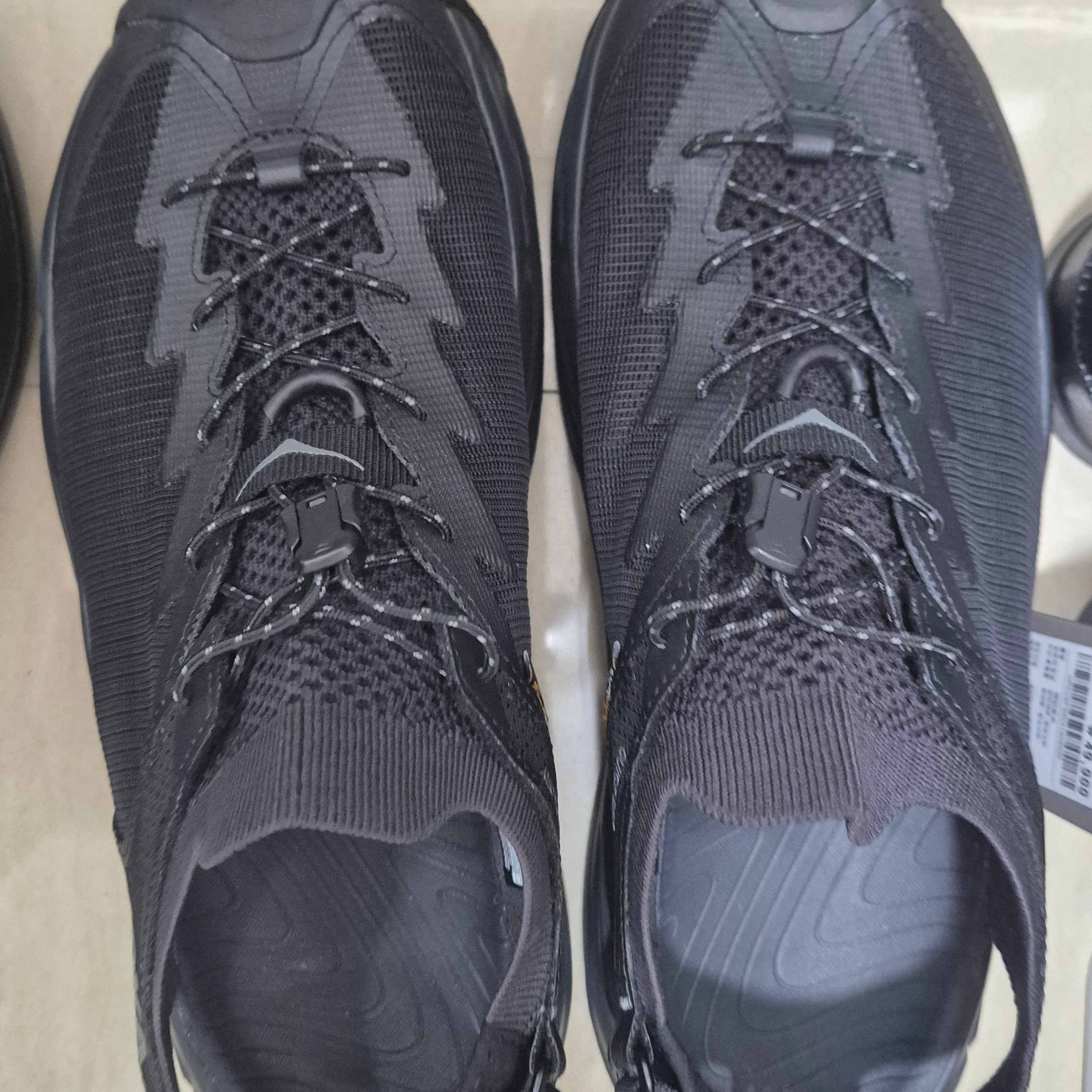 Hoka Hopara 2 Black 착용 스타일