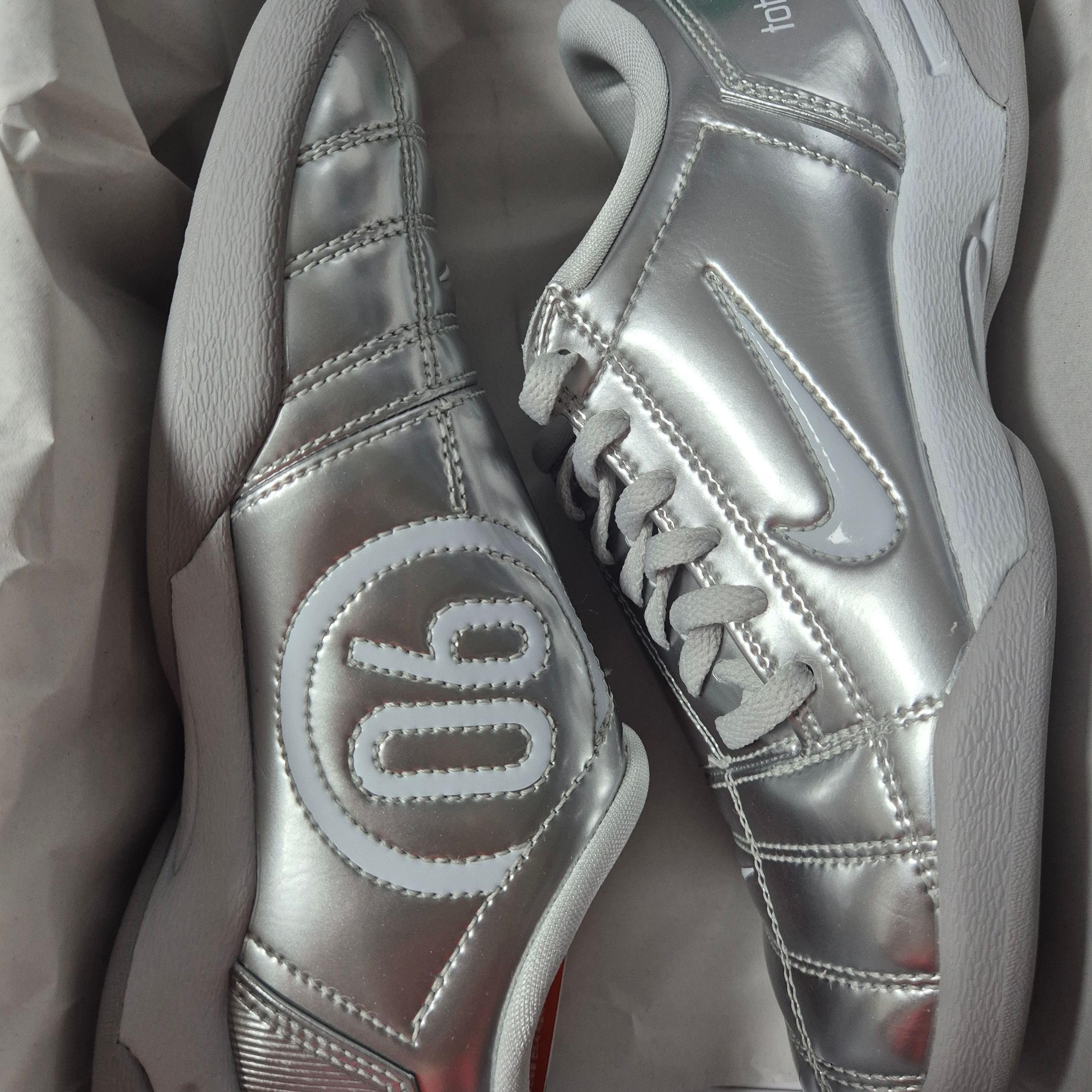 (W) Nike Total 90 III SP Metallic Platinum White 착용 스타일