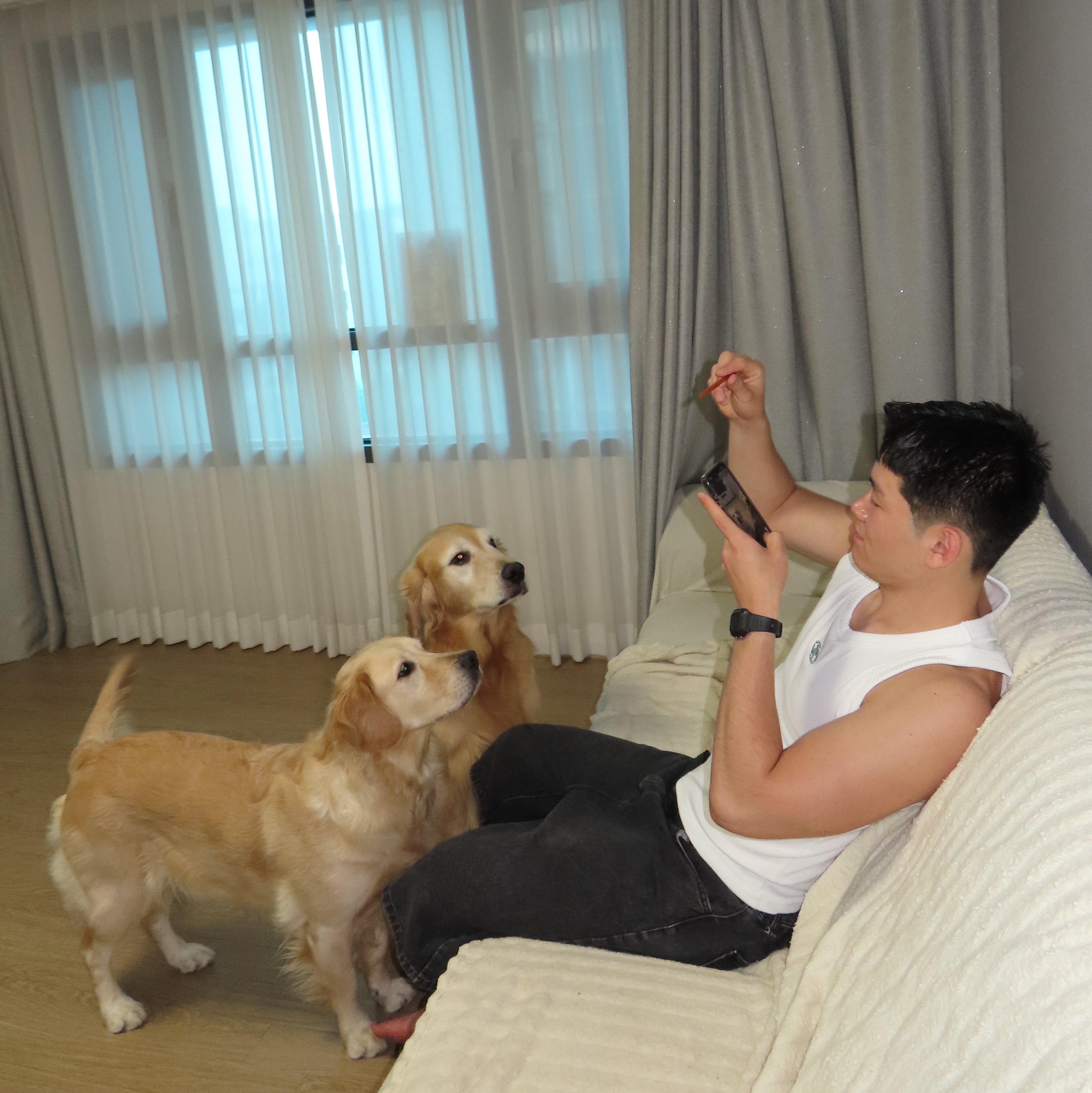 BORN TO WIN B Symbol Logo Sleeveless Non Mesh Ver Ivory 착용 스타일