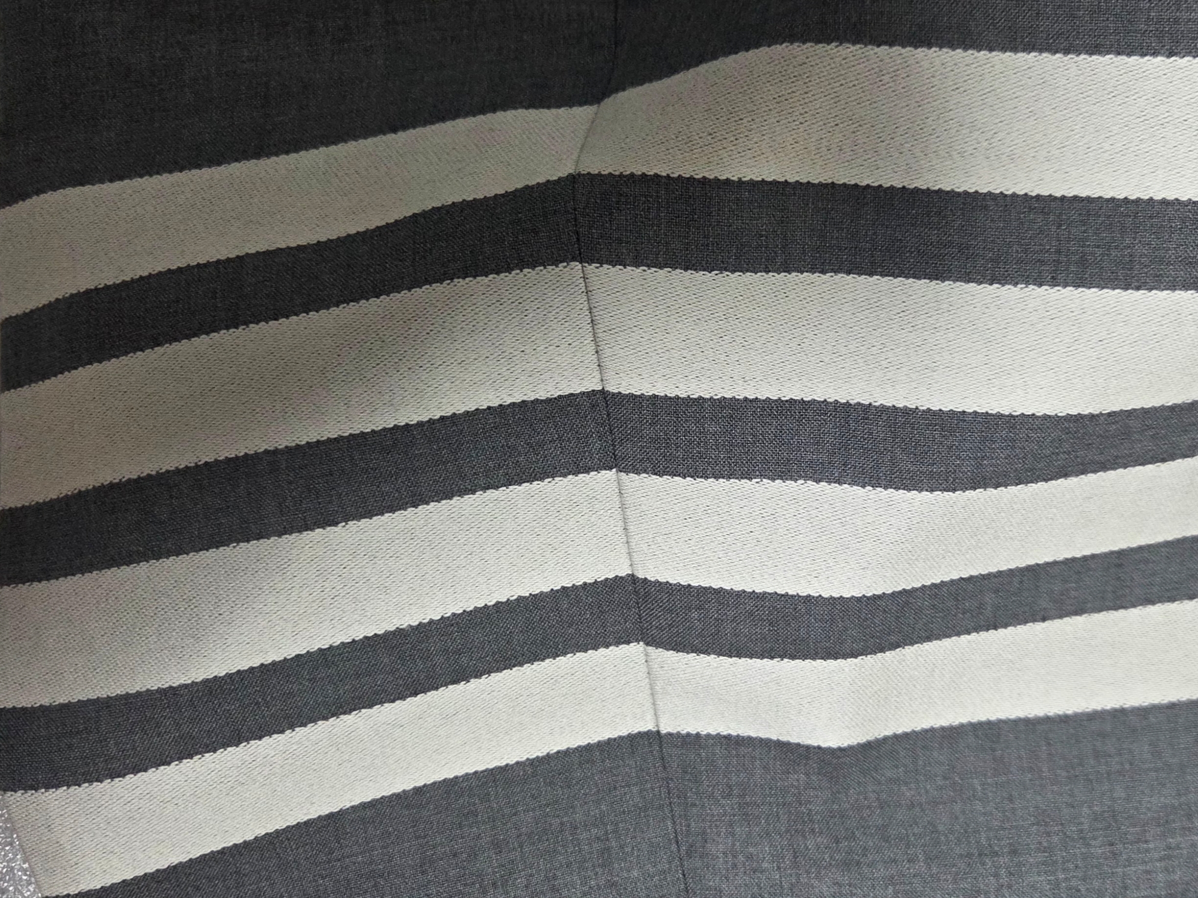 Thom Browne 4-Bar Low Rise Trousers Grey 착용 스타일