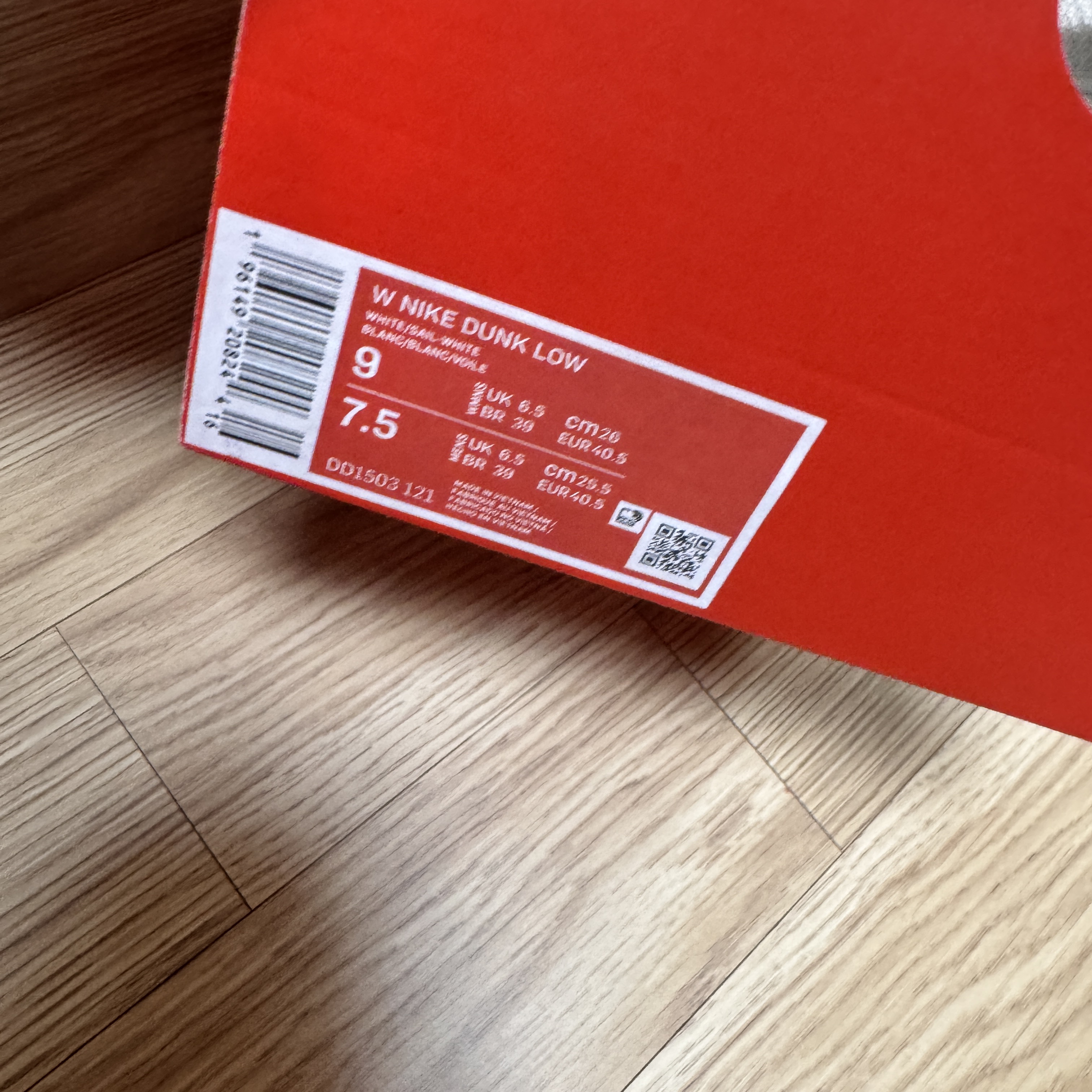 (W) Nike Dunk Low White and Sail 착용 스타일 - 2