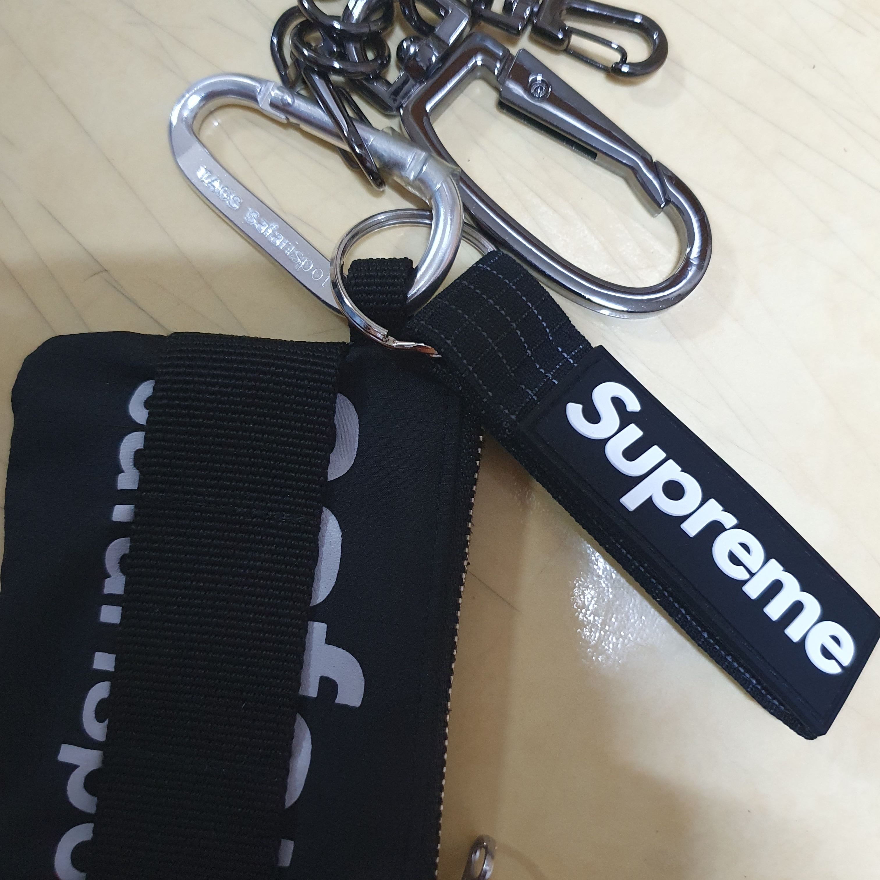 Supreme Ripstop Keychain Black - 24SS 착용 스타일
