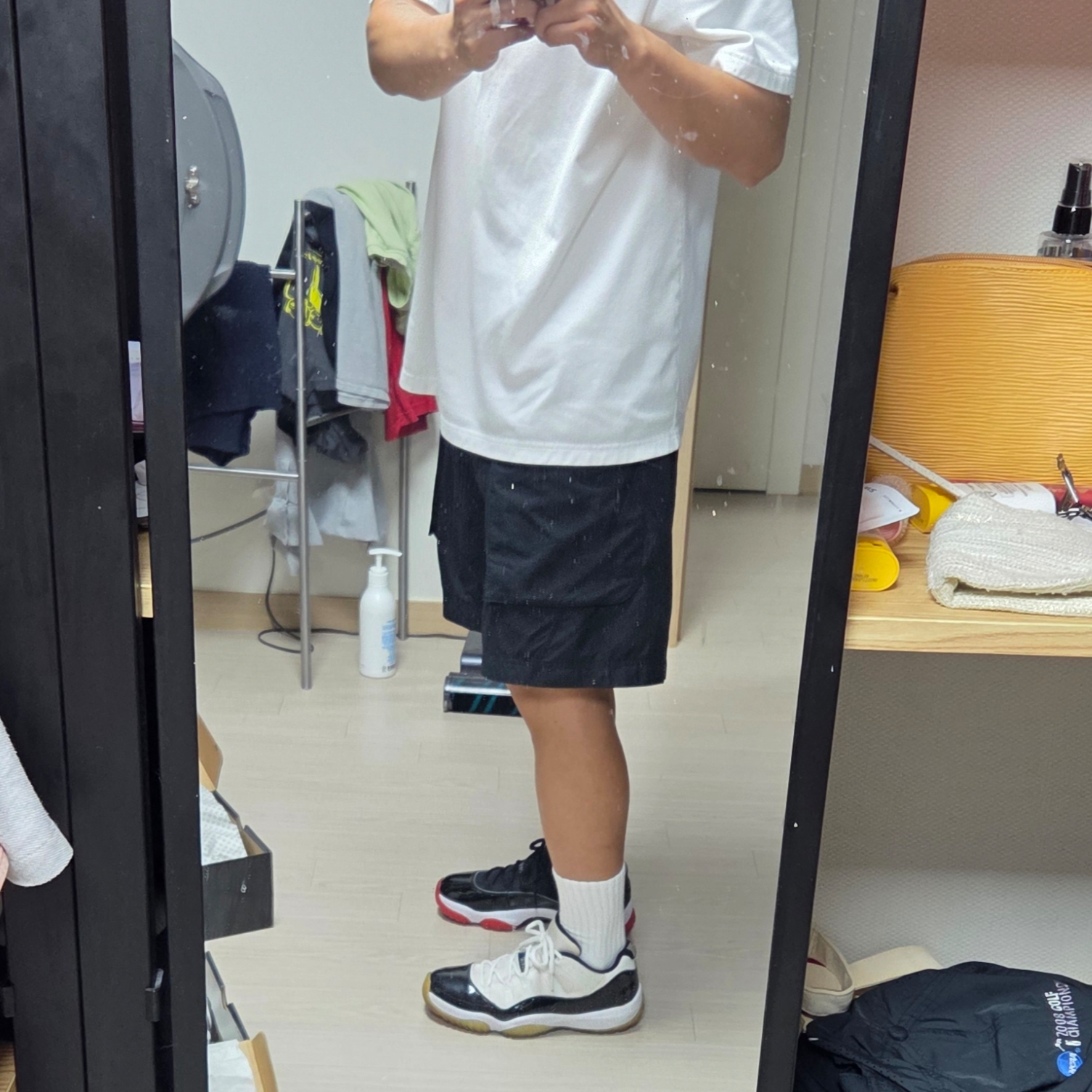 Jordan 11 Retro Low Bred 2025, Jordan 11 Retro Low Concord 착용 스타일 - 2