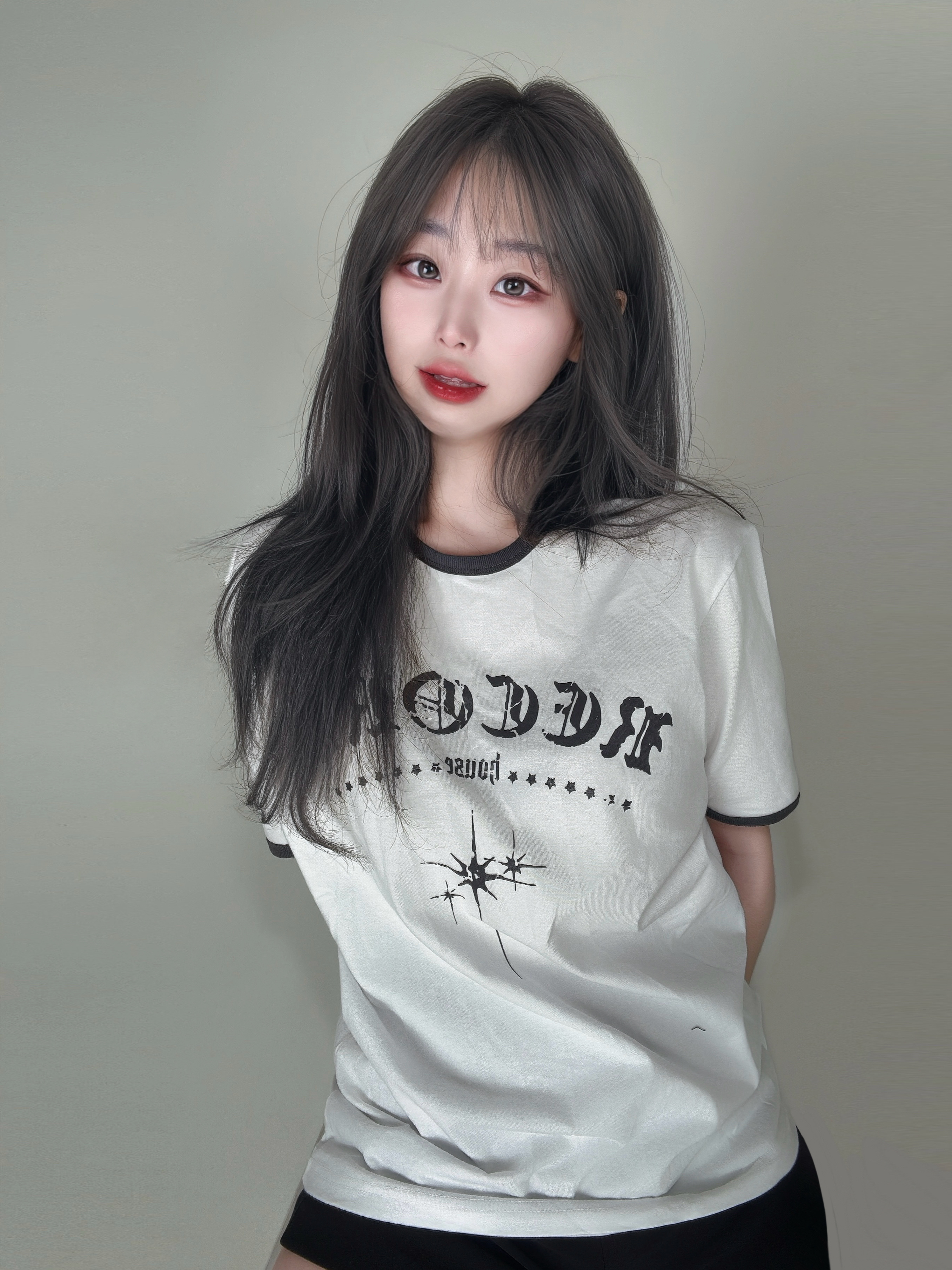 SLOW RECORD HOUSE Unisex RECORD Ringer Tee White 착용 스타일 - 2