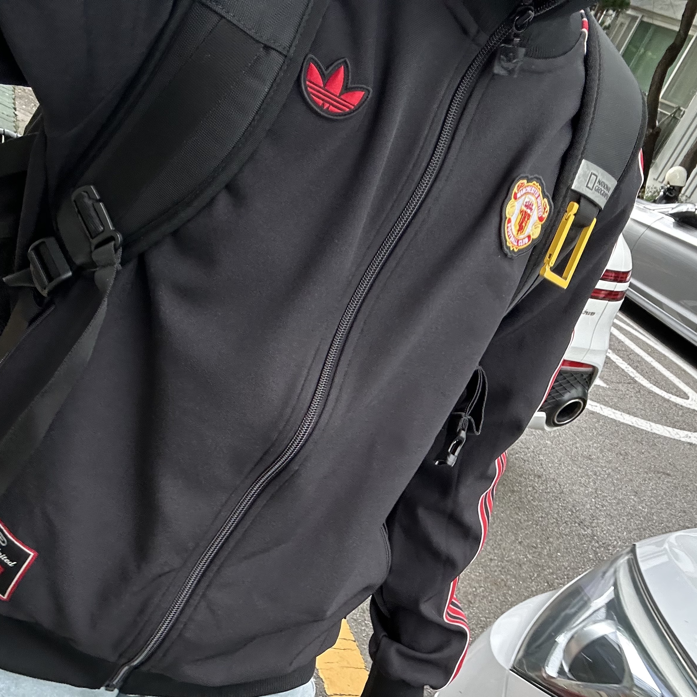 Adidas Manchester United Terrace Icon Track Top Black - KR Sizing 착용 스타일 - 1