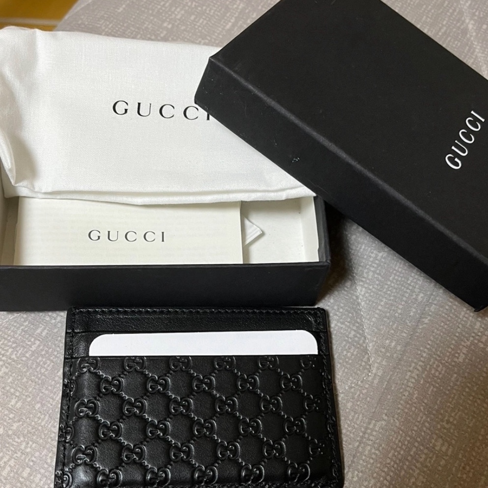 Gucci Micro GG Ssima Card Case Black 착용 스타일