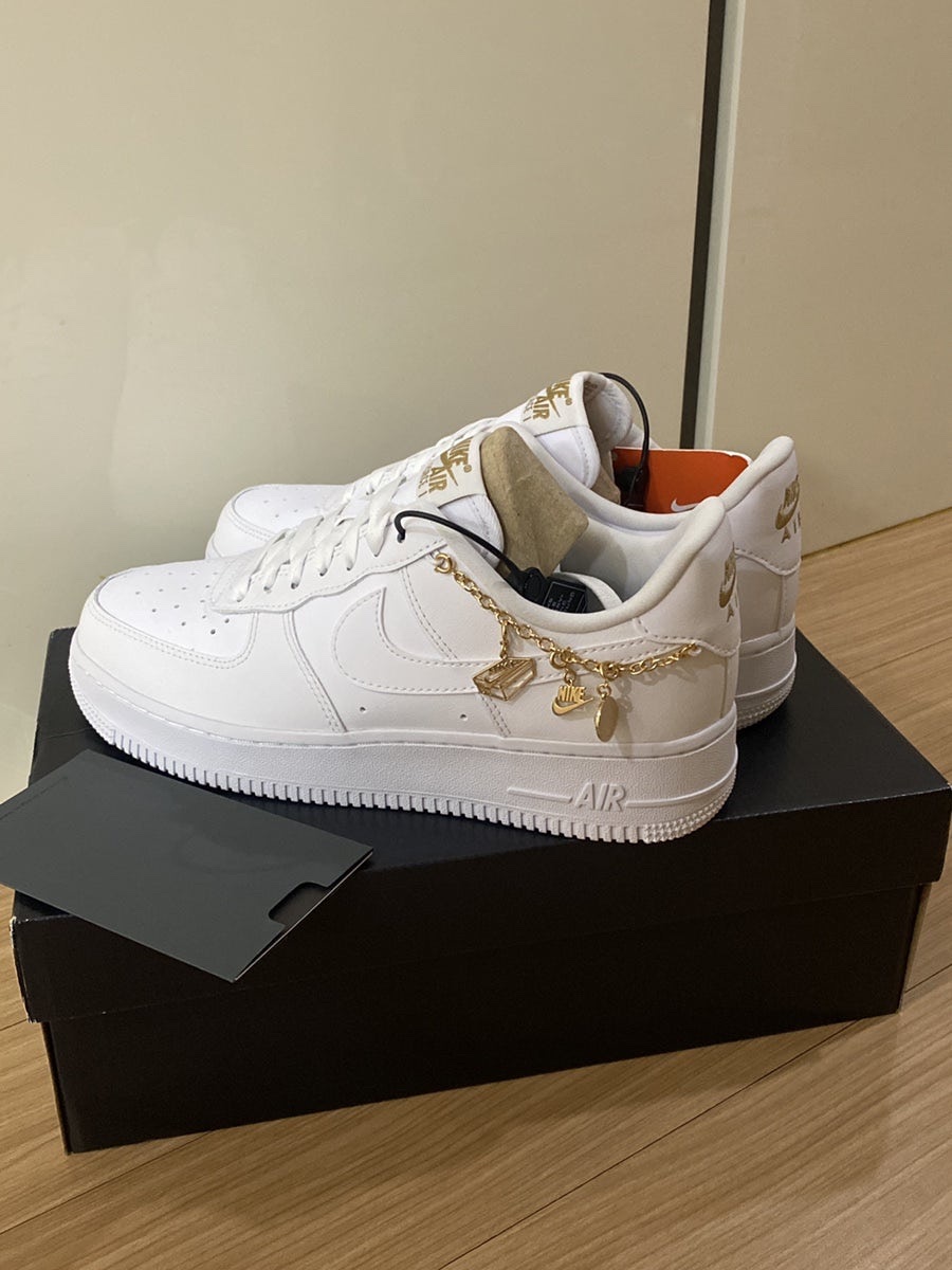 (W) Nike Air Force 1 Low '07 LX Sail Metallic Gold 착용 스타일