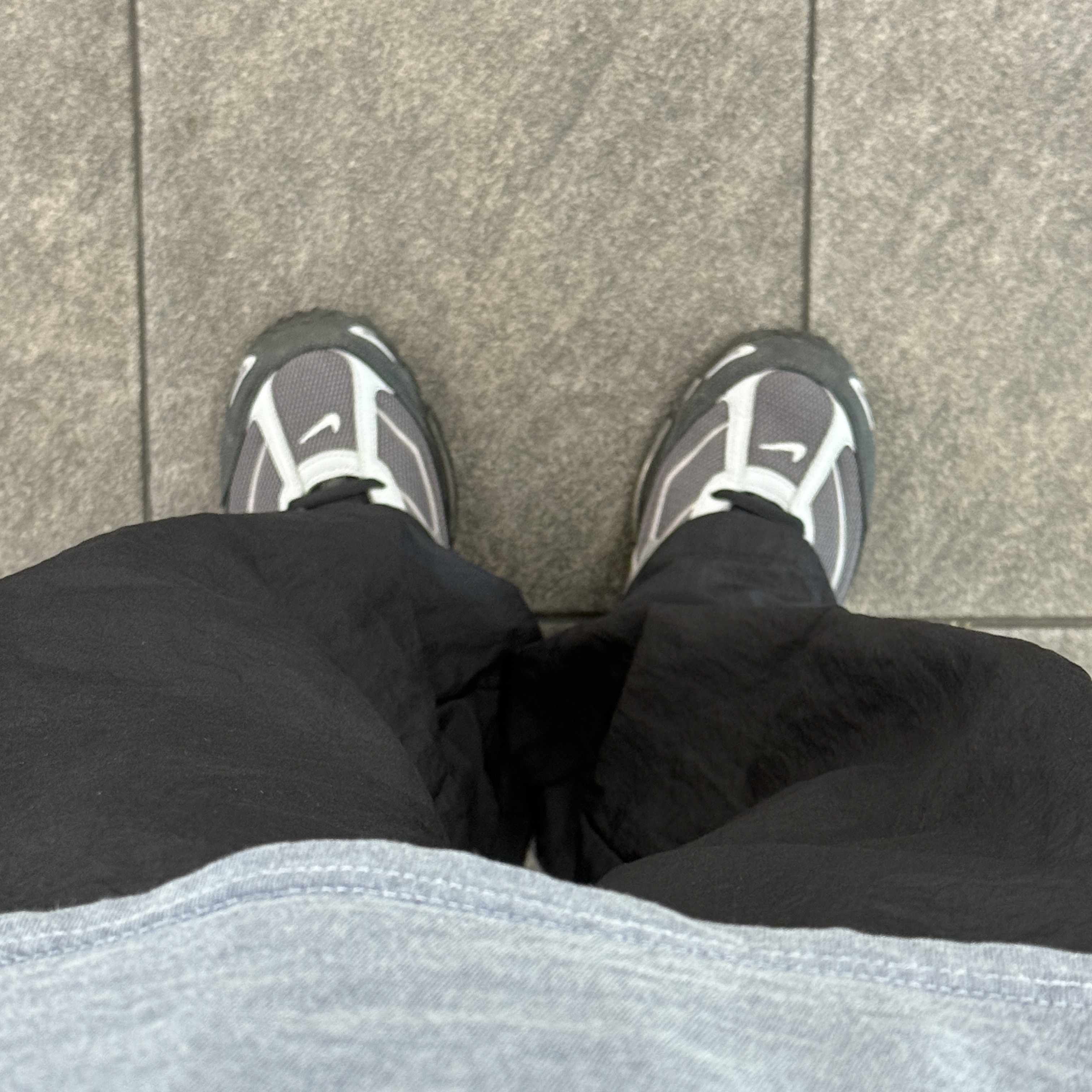 Nike Shox Ride 2 Light Graphite Anthracite 착용 스타일