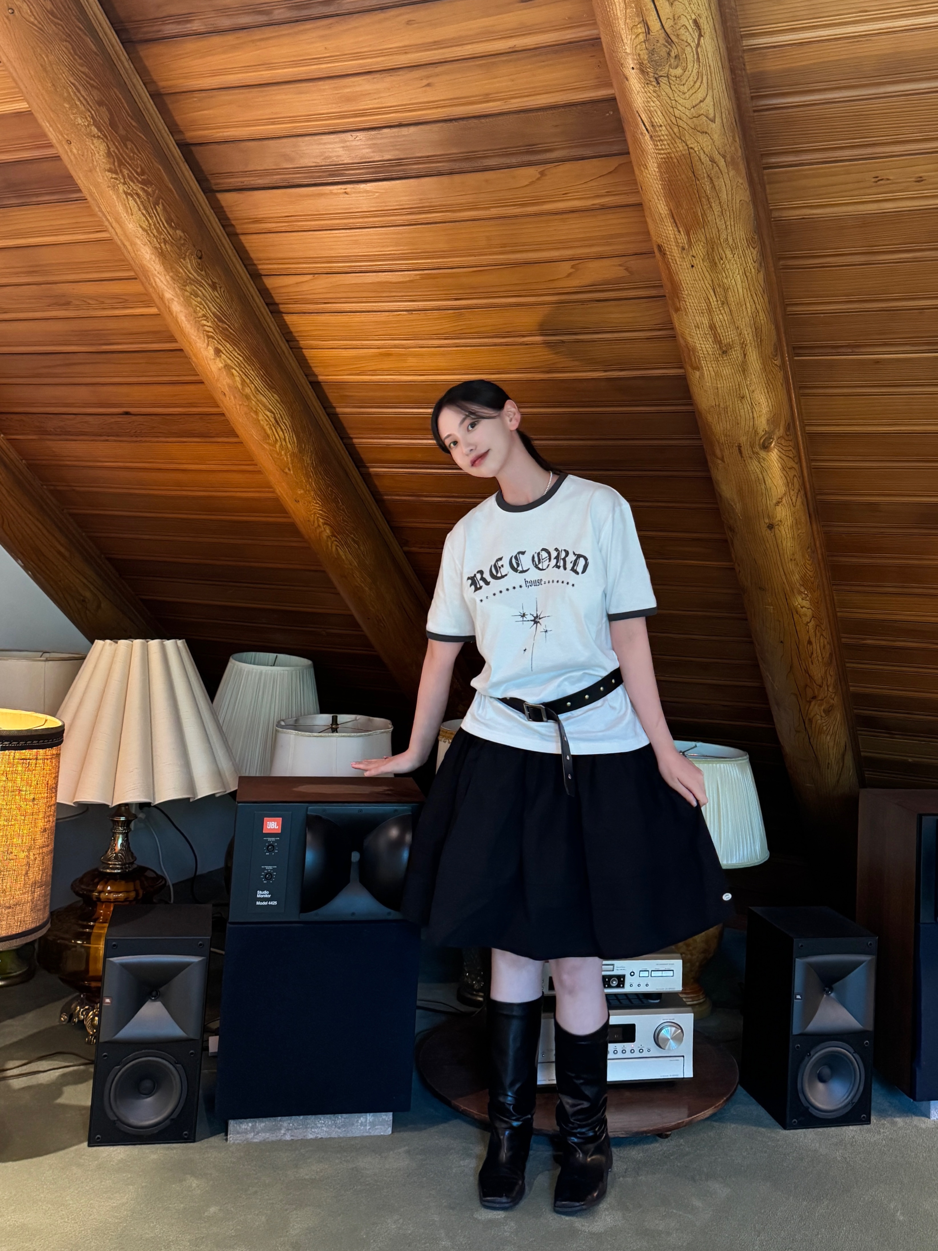 SLOW RECORD HOUSE Unisex RECORD Ringer Tee White 착용 스타일 - 3