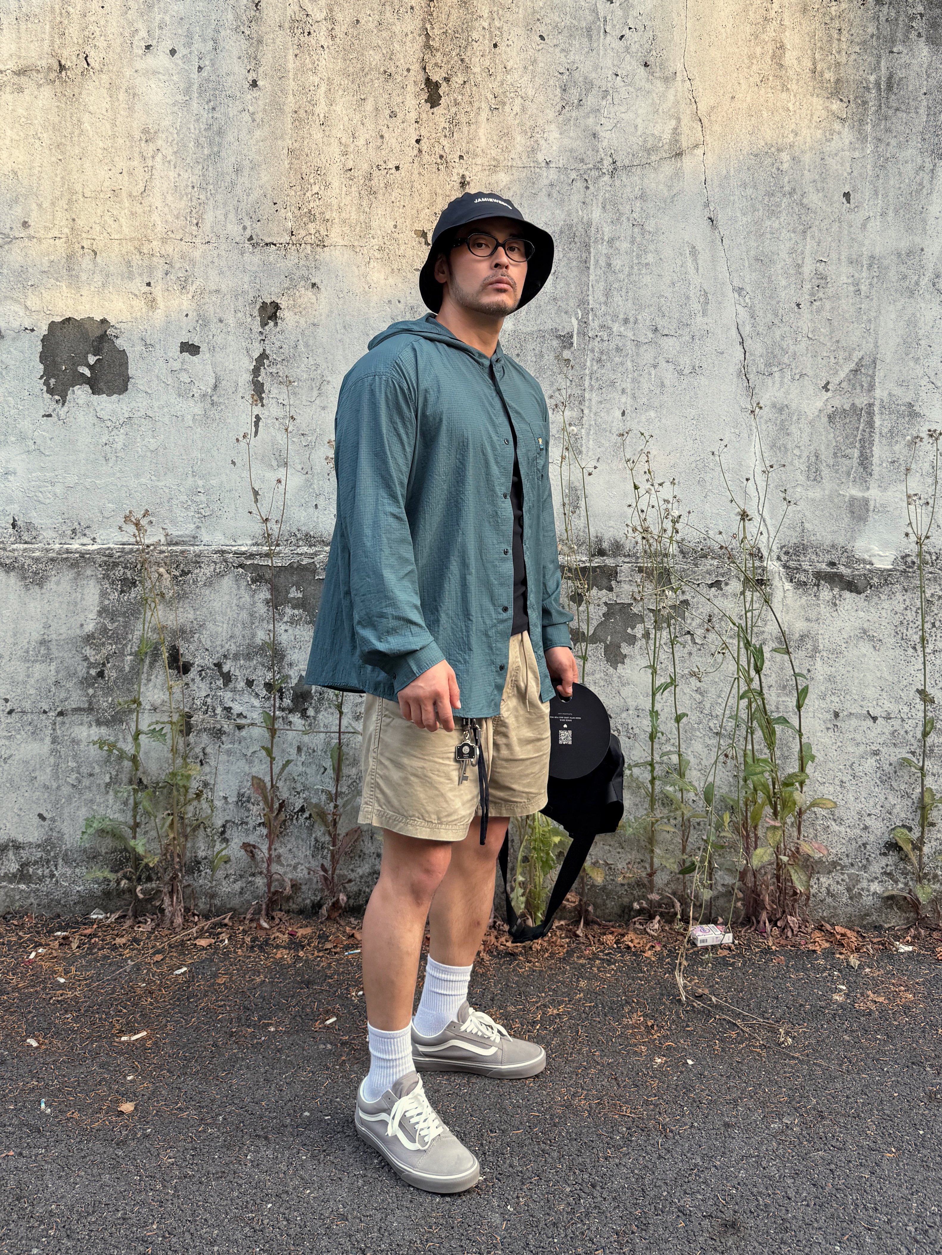 Vans Old Skool Pop Grey 착용 스타일 - 1